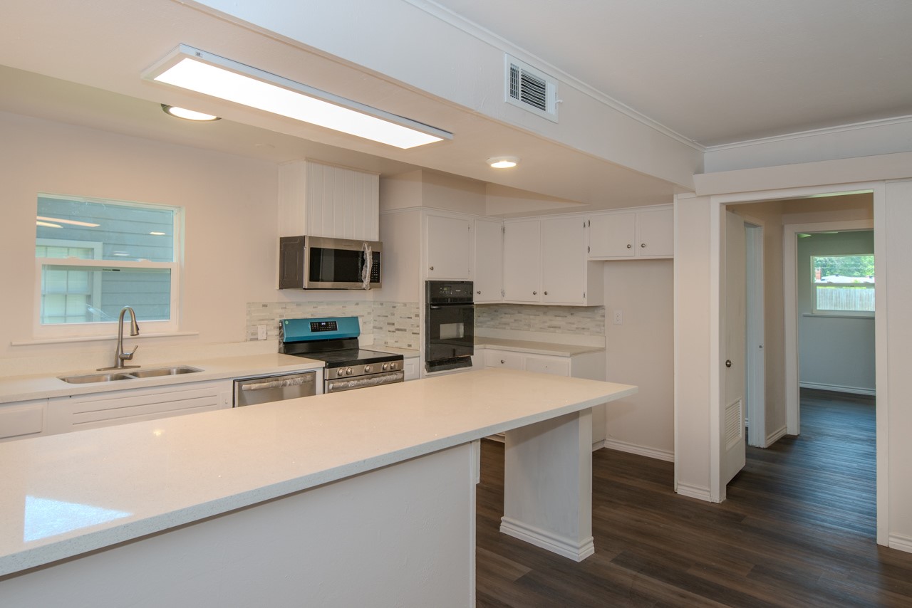 3825 Buckingham Row Property Photo 8