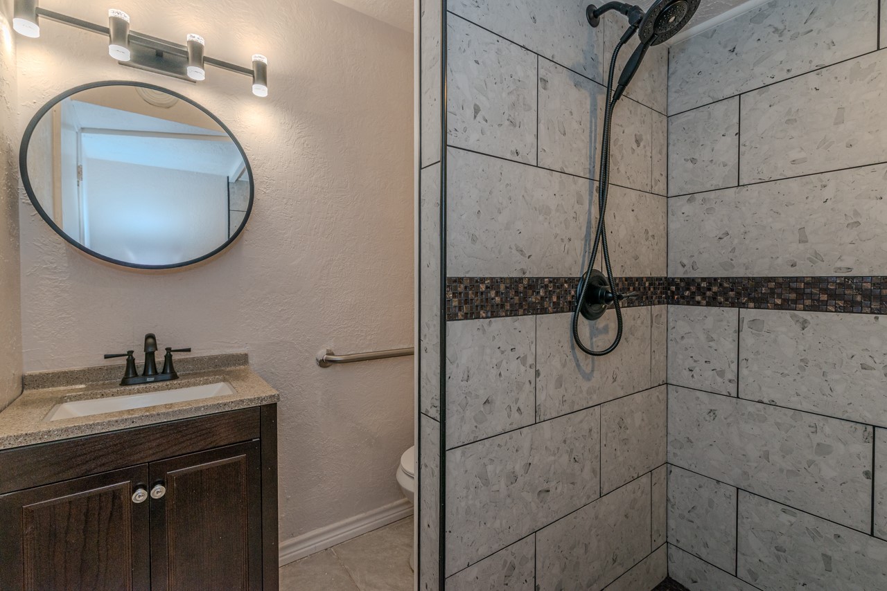 3825 Buckingham Row Property Photo 15
