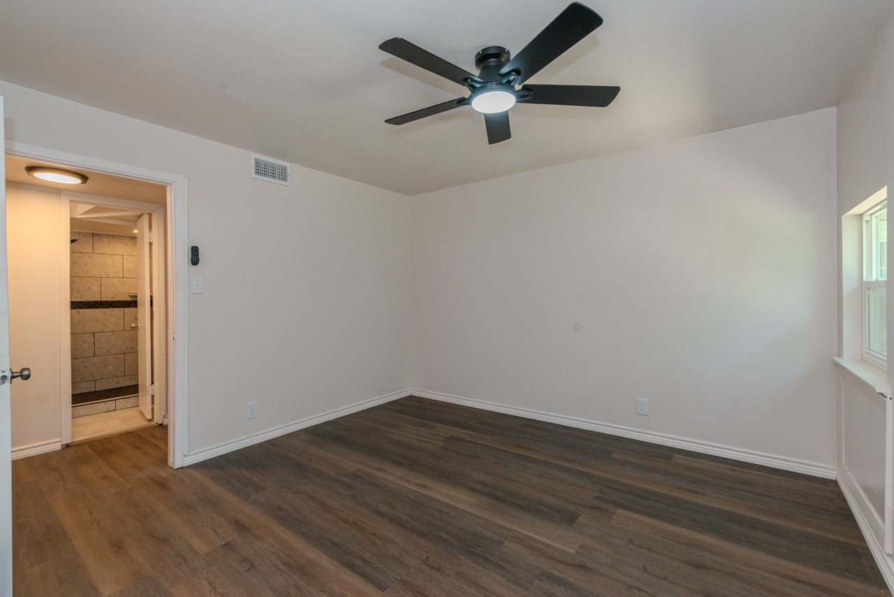 3825 Buckingham Row Property Photo 16