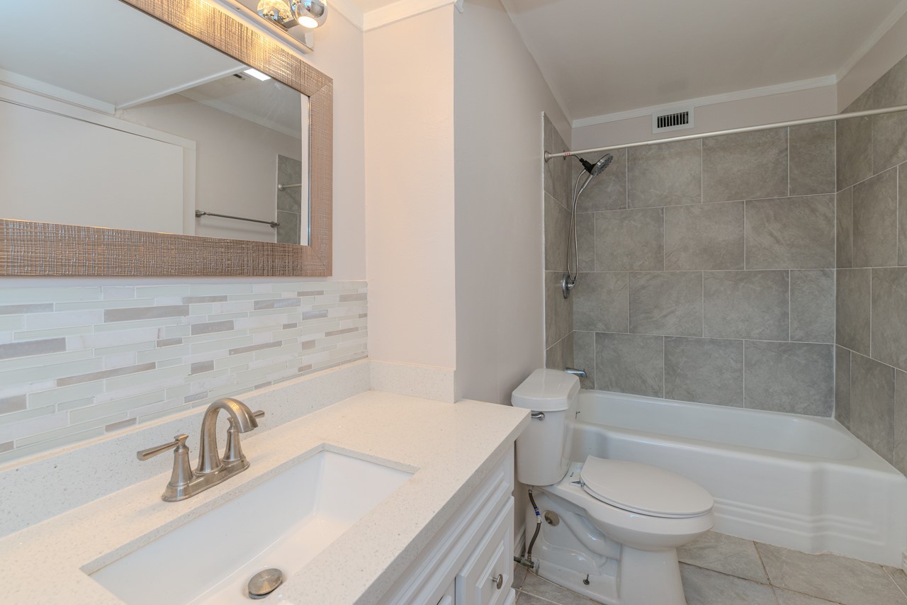 3825 Buckingham Row Property Photo 22