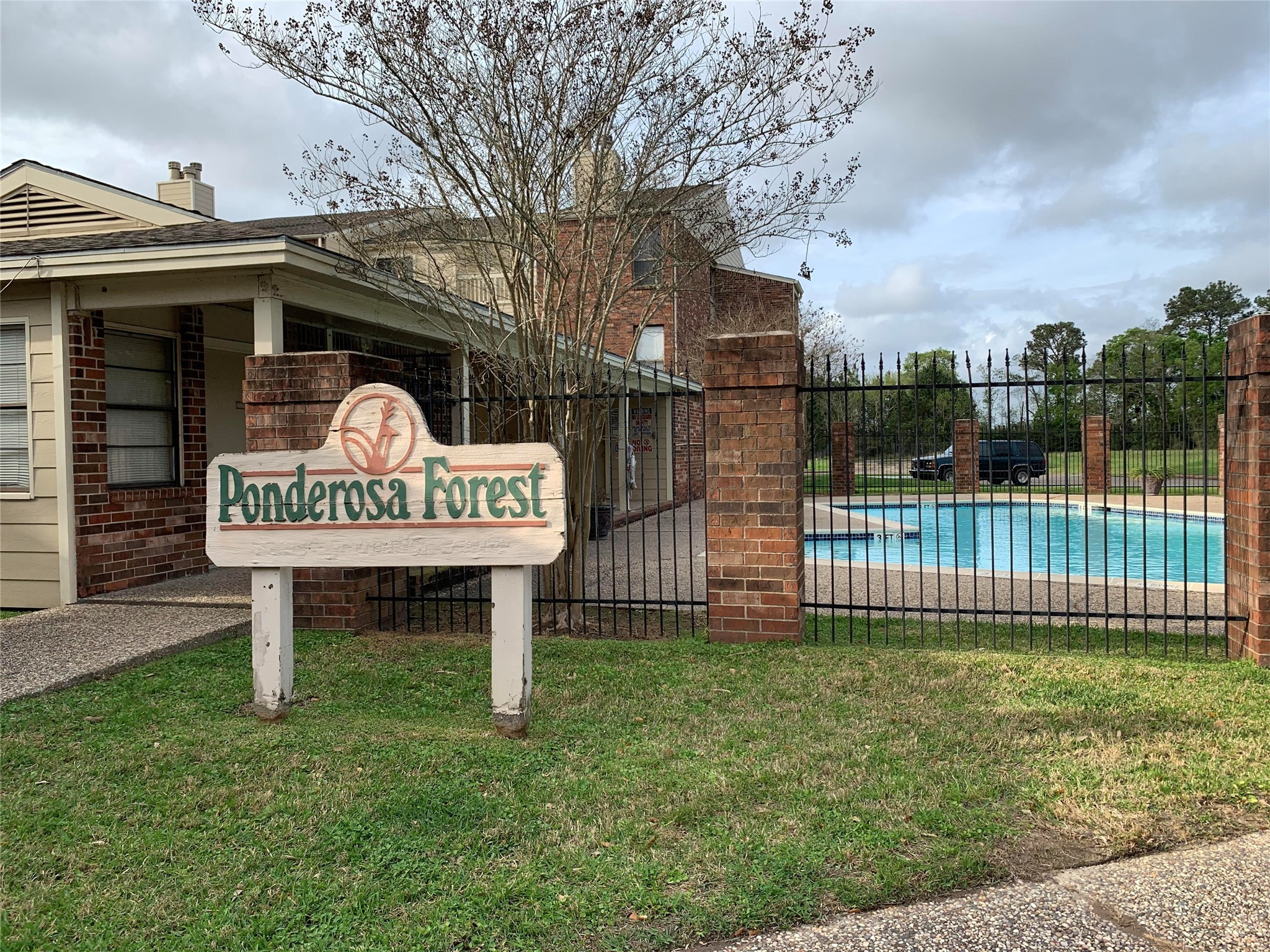 2501 Gulf Freeway 15A Property Photo 1