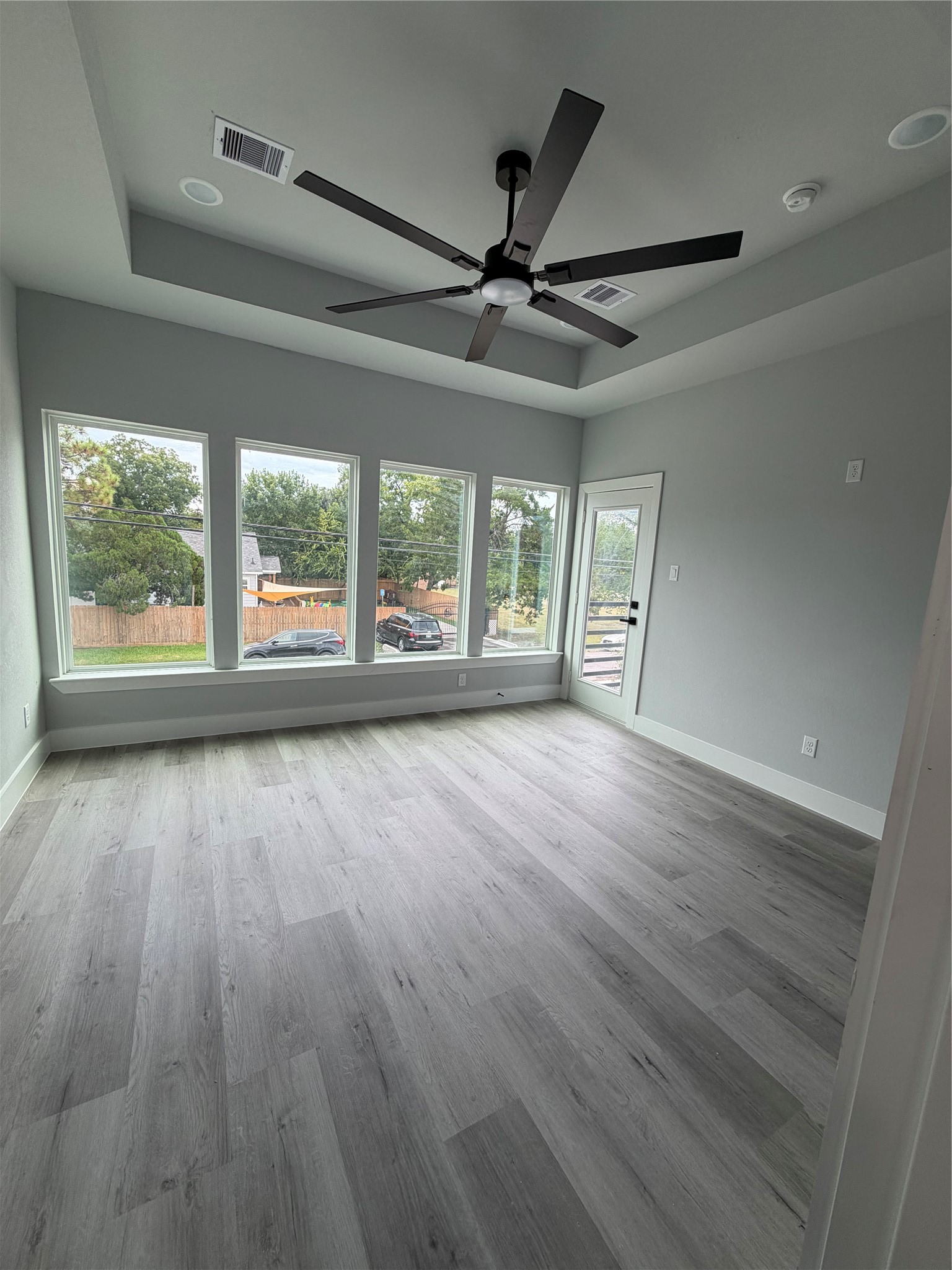 8706 Southview Street Property Photo 8