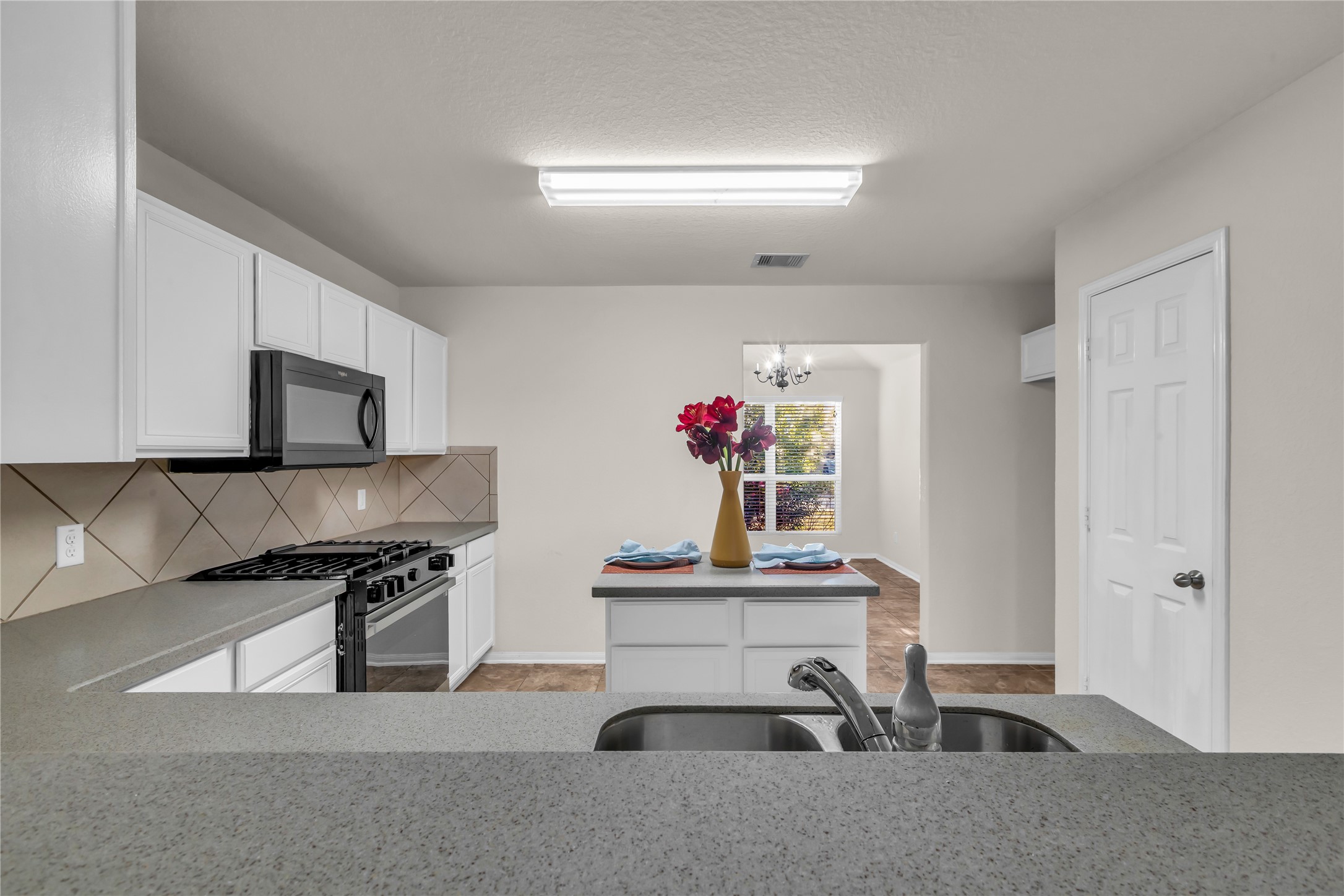 3050 Thicket Path Way Property Photo 8