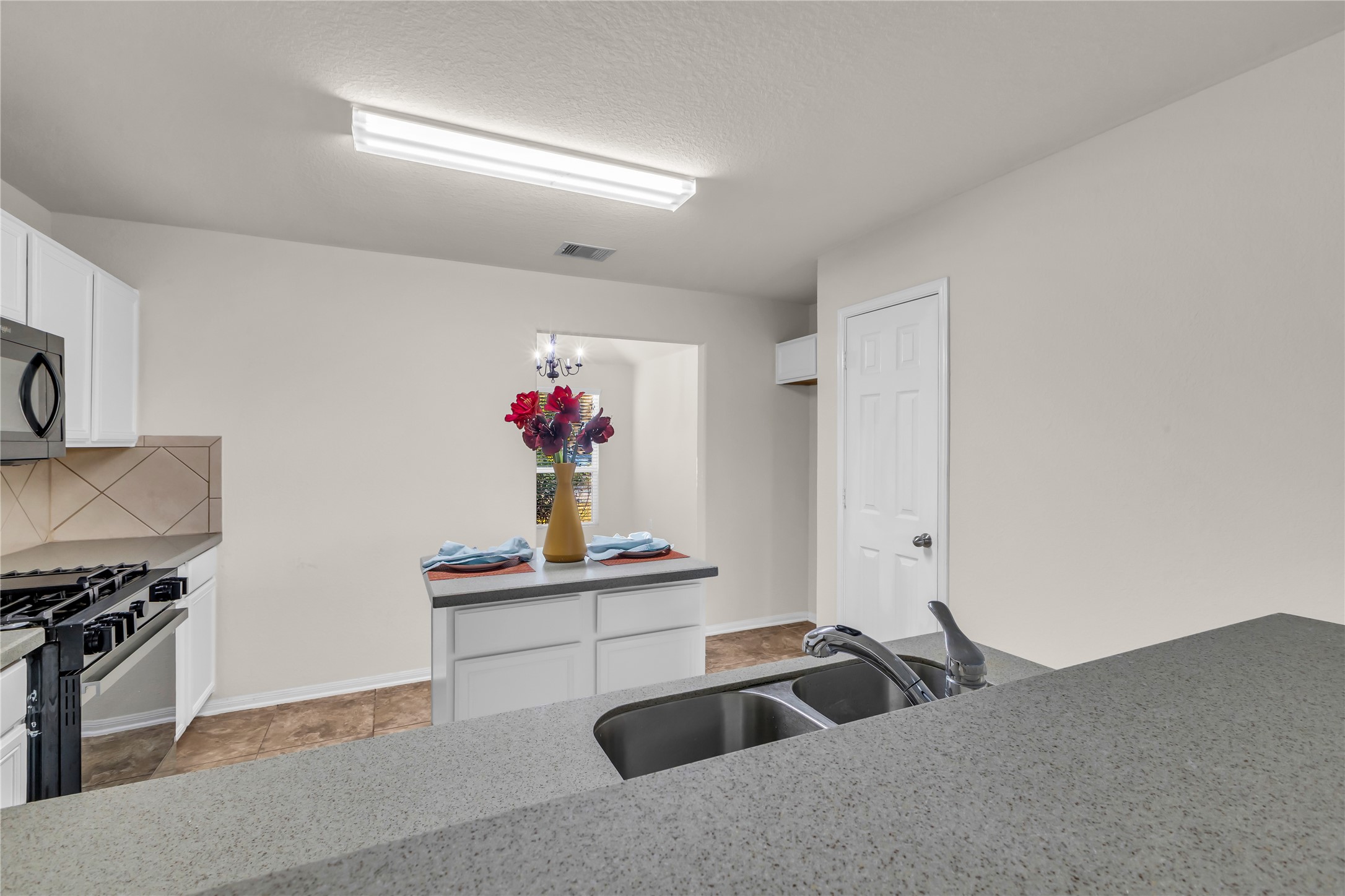 3050 Thicket Path Way Property Photo 9