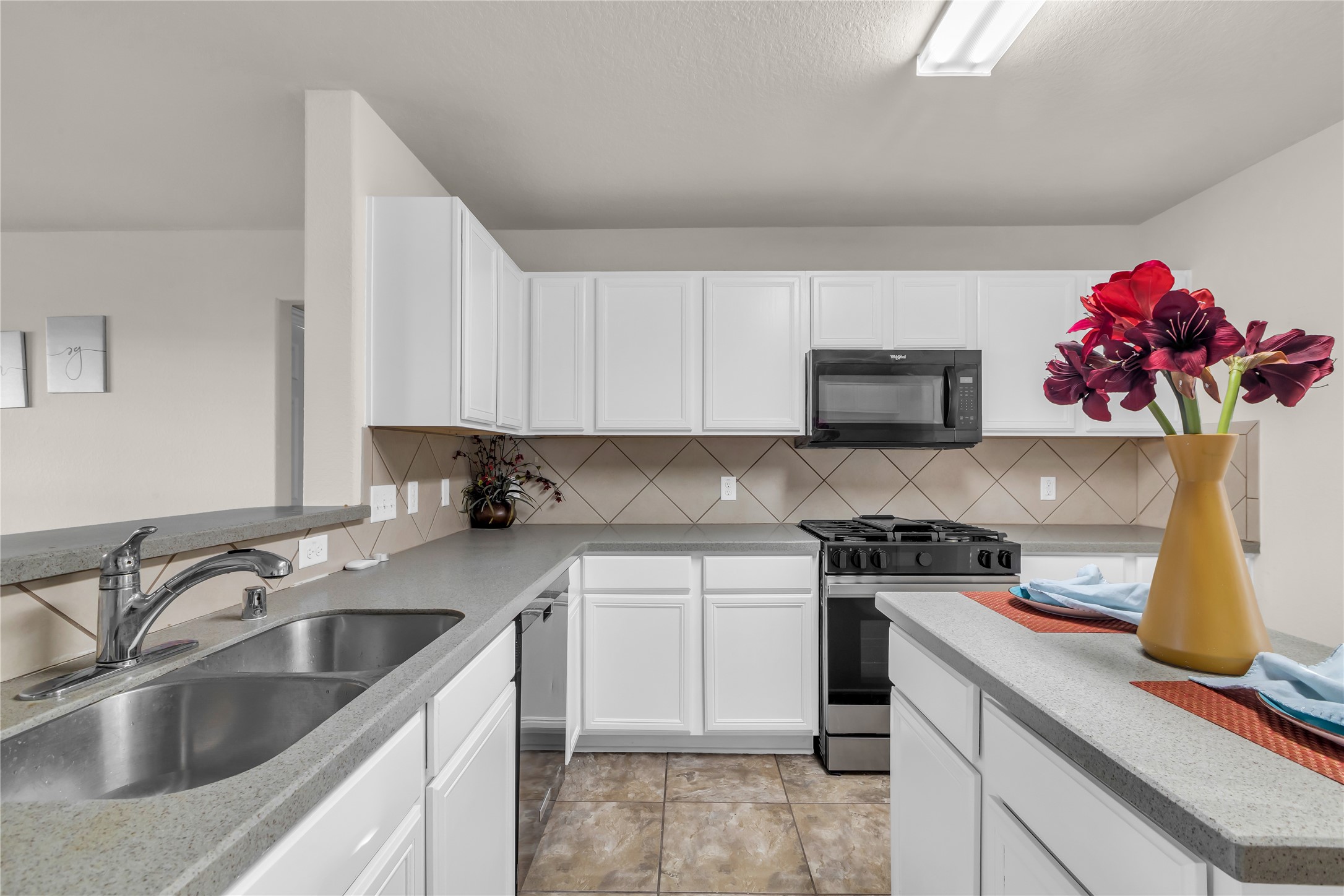 3050 Thicket Path Way Property Photo 10