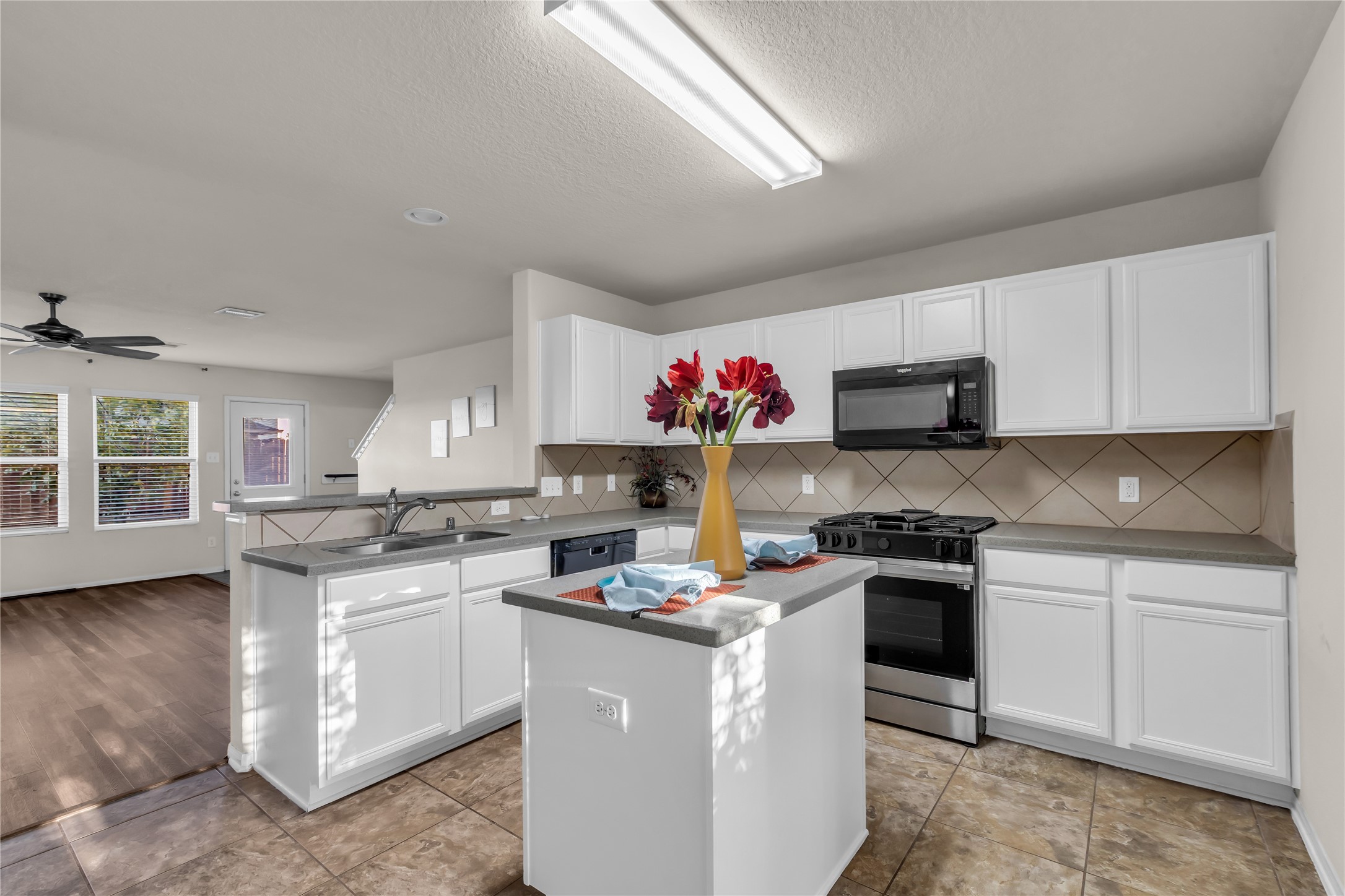 3050 Thicket Path Way Property Photo 11
