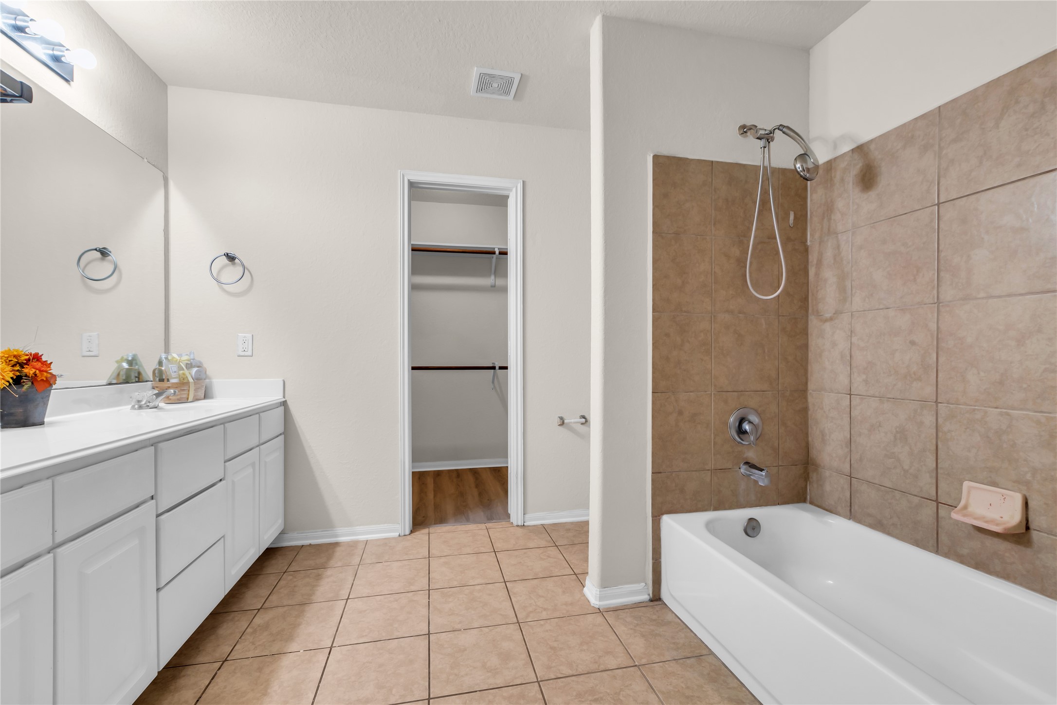 3050 Thicket Path Way Property Photo 18