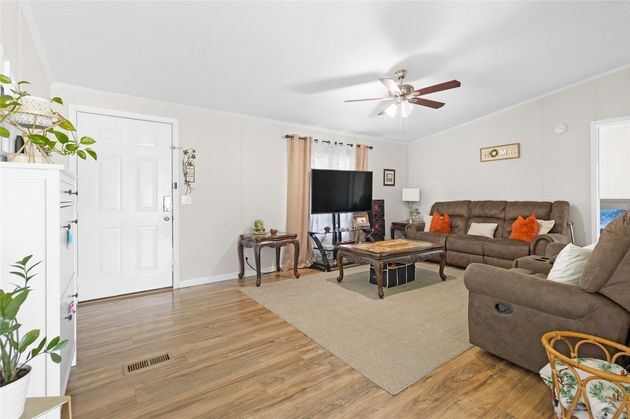 8021 Matthew Stevens Drive Property Photo 5
