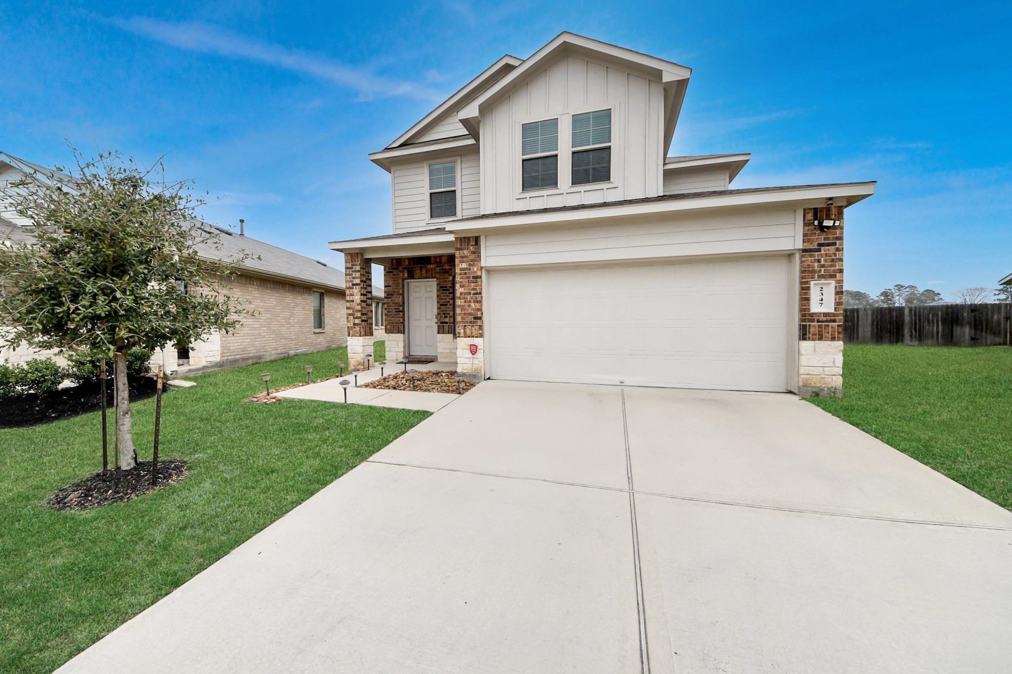 2347 Pettingell Way Property Photo 2