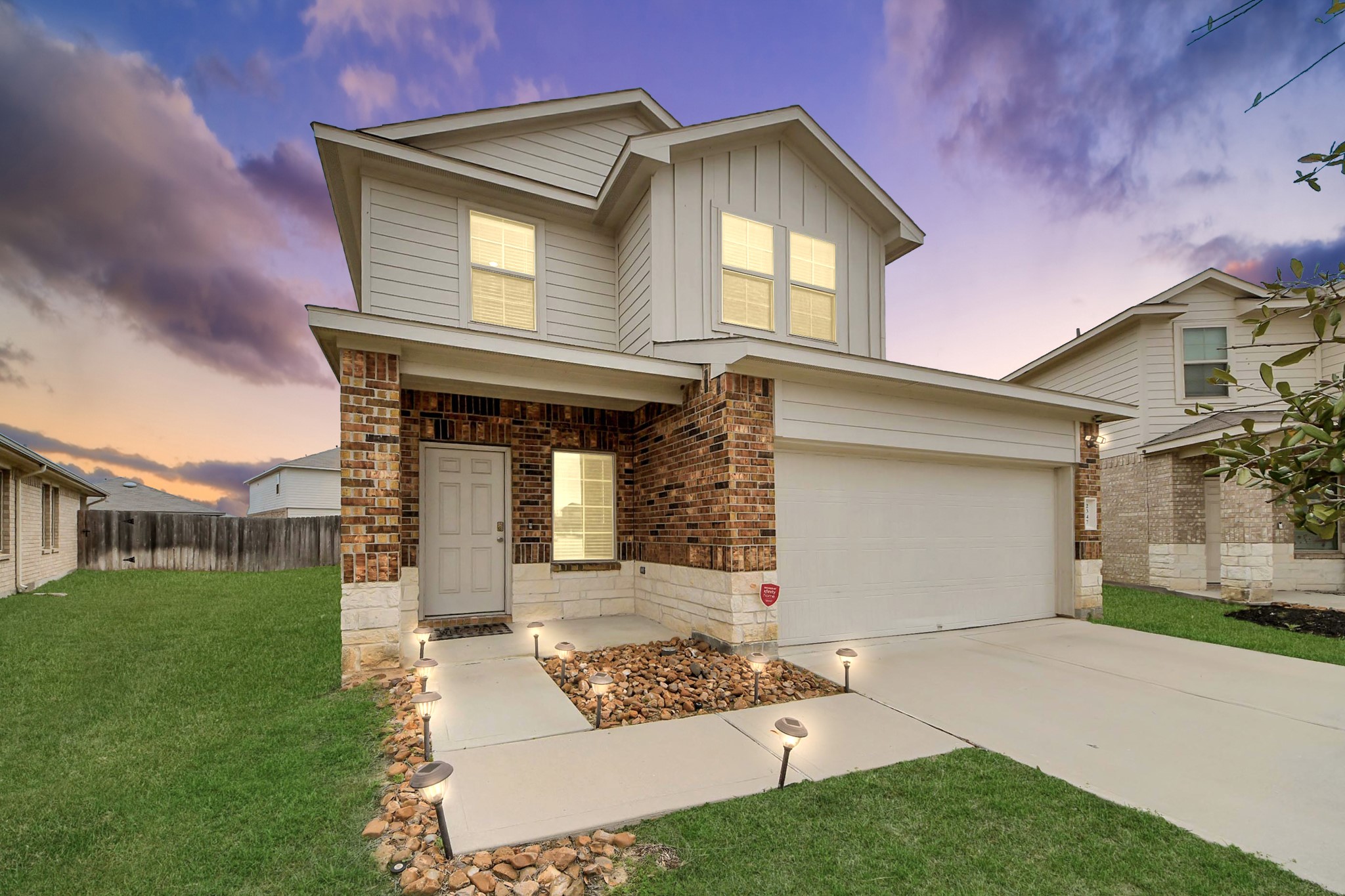 2347 Pettingell Way Property Photo 3