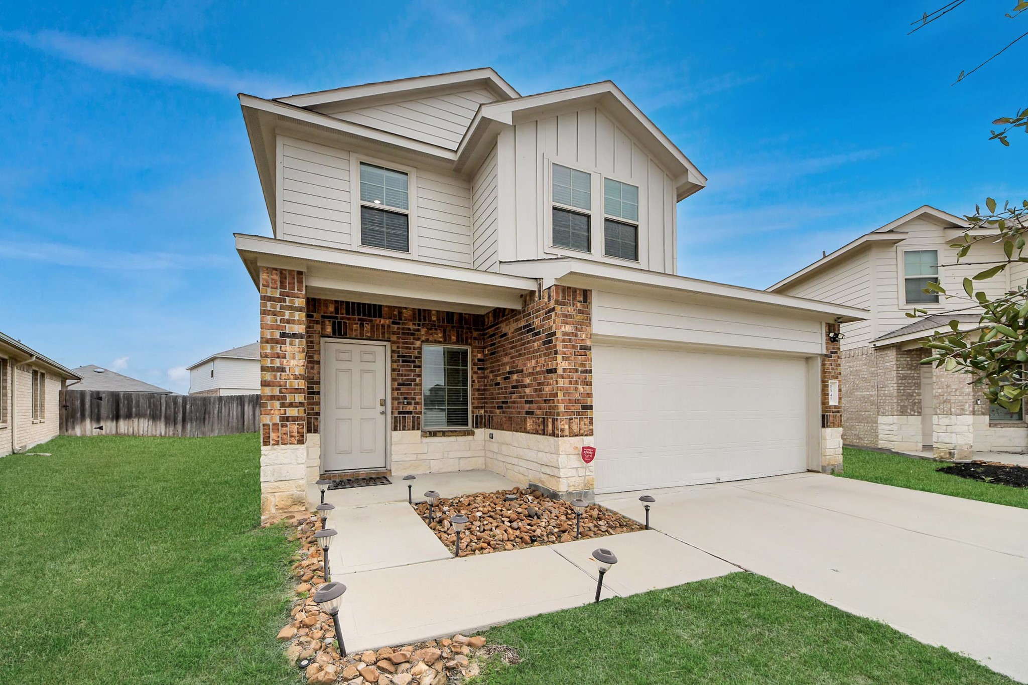 2347 Pettingell Way Property Photo 4
