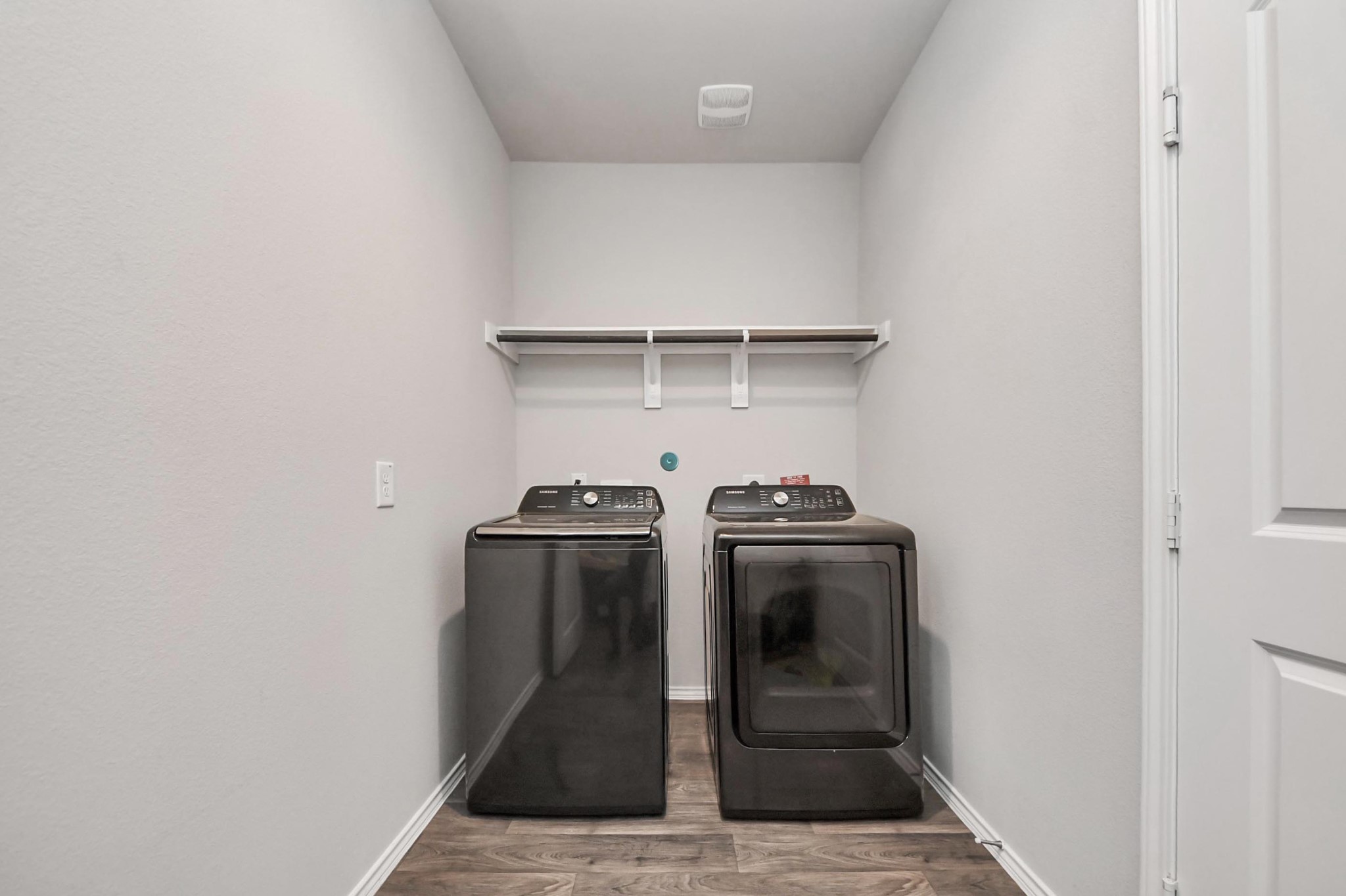 2347 Pettingell Way Property Photo 28