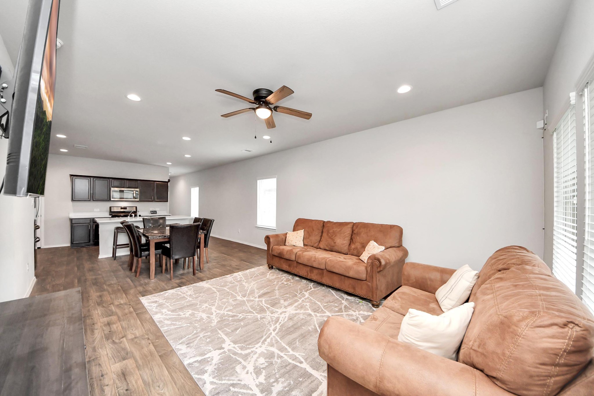 2347 Pettingell Way Property Photo 33