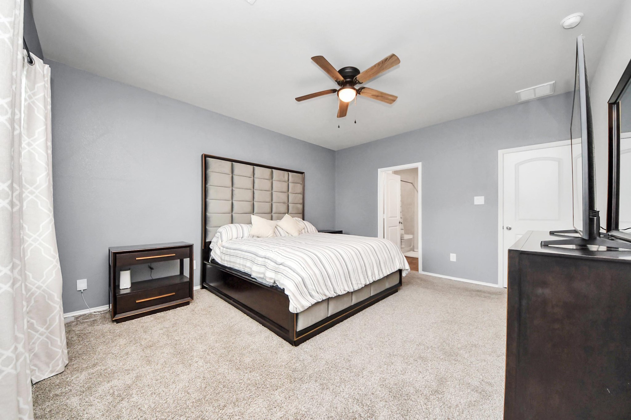 2347 Pettingell Way Property Photo 35