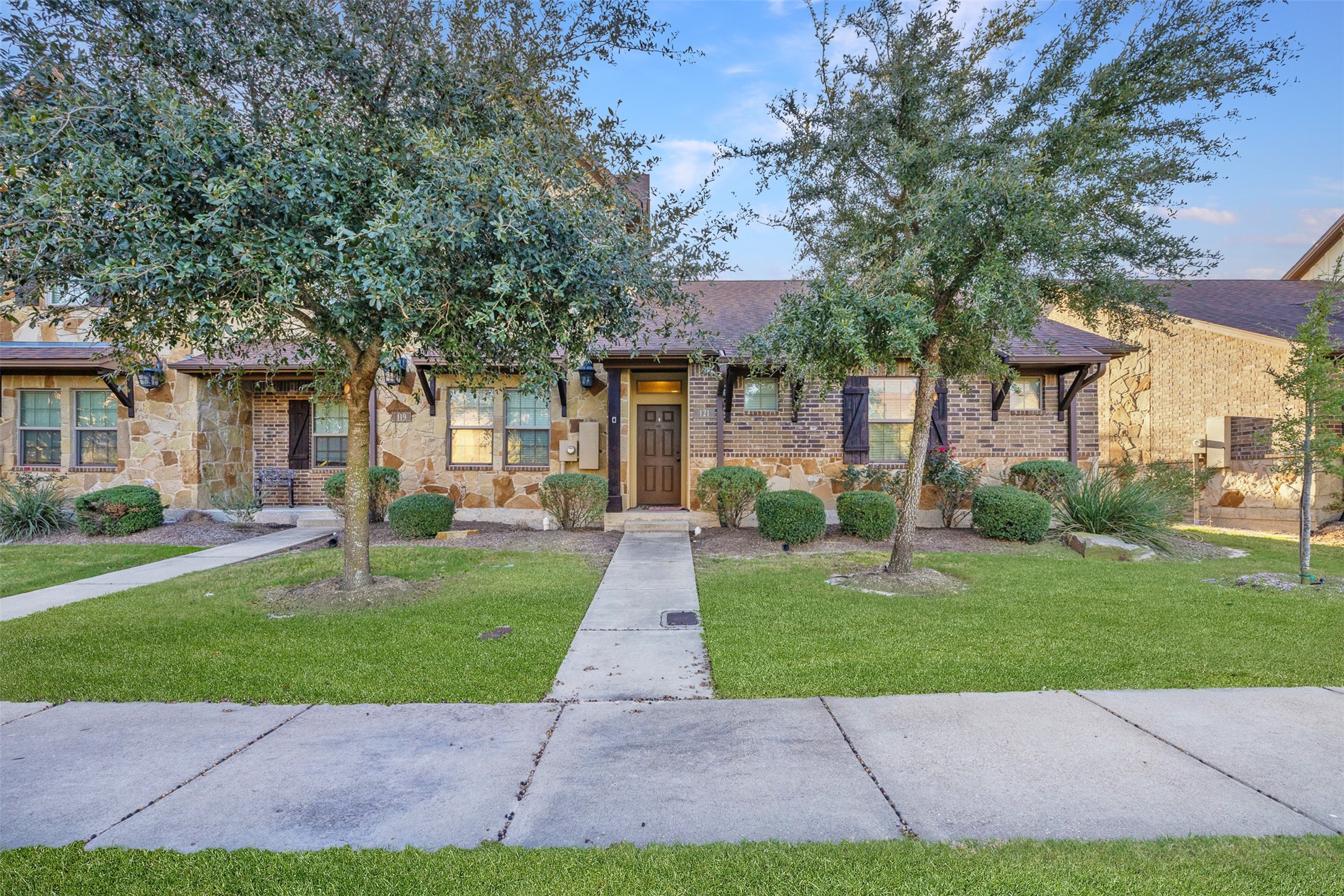 121 Armored Avenue Property Photo 2