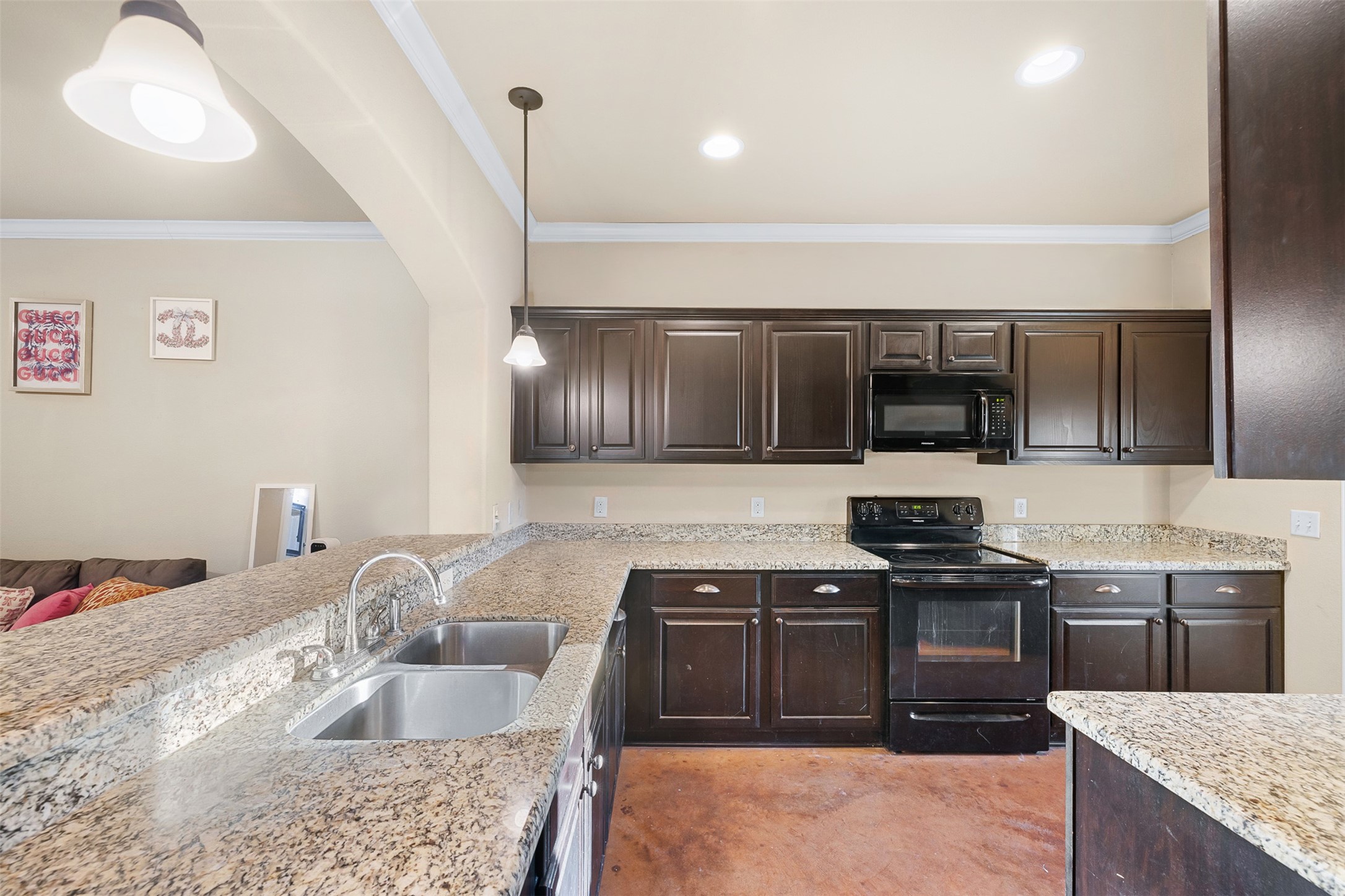 121 Armored Avenue Property Photo 6
