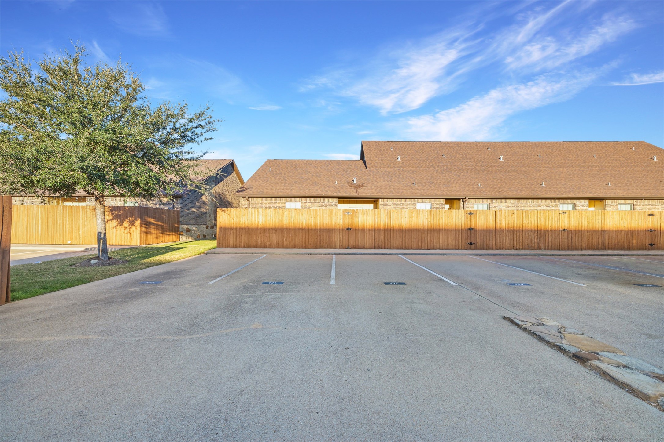 121 Armored Avenue Property Photo 12