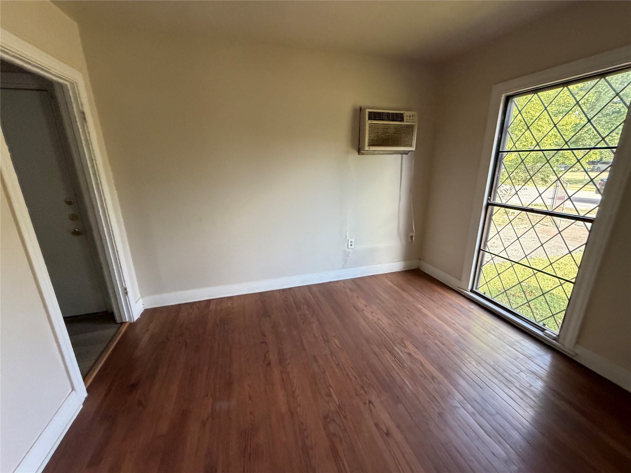 7306 Garden Street Property Photo 4