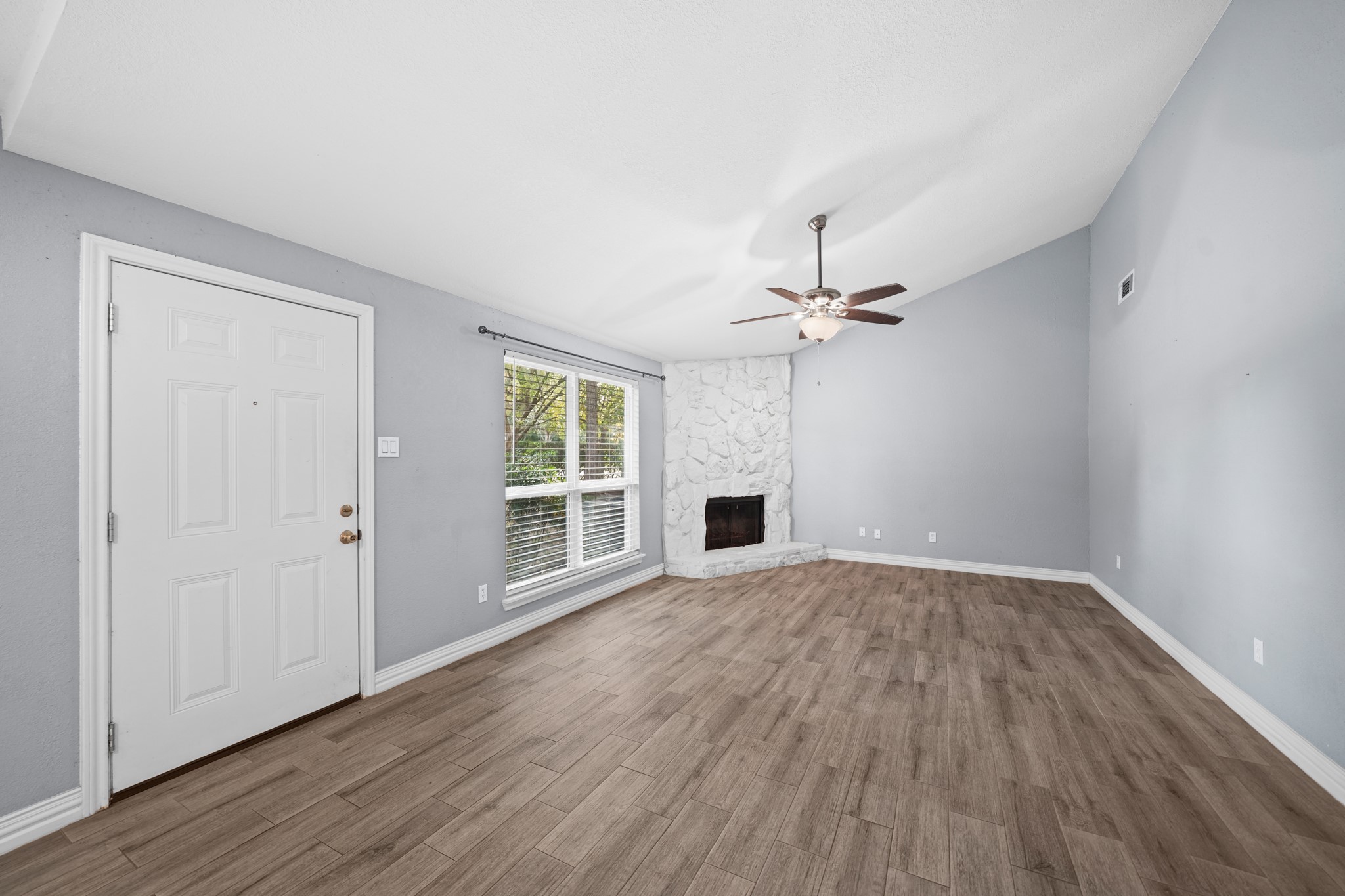8 Hideaway Drive Property Photo 6