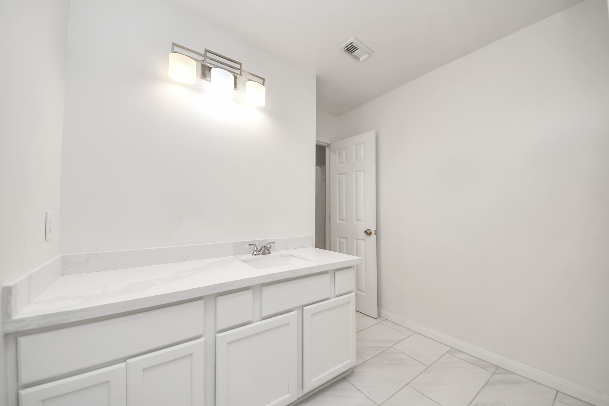 3046 Texas Oak Drive Property Photo 9