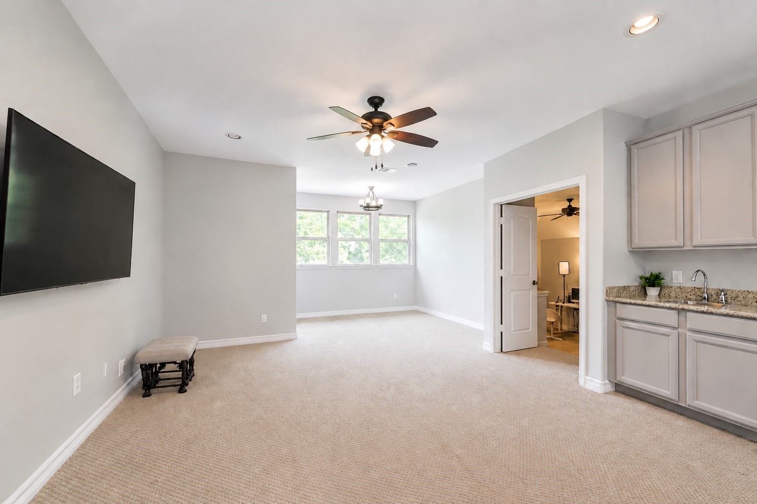 170 Hearthshire Circle Property Photo 21