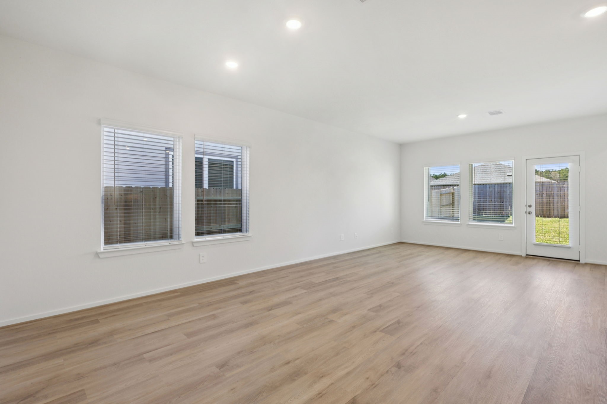 14048 Granger Pointe Lane Property Photo 3