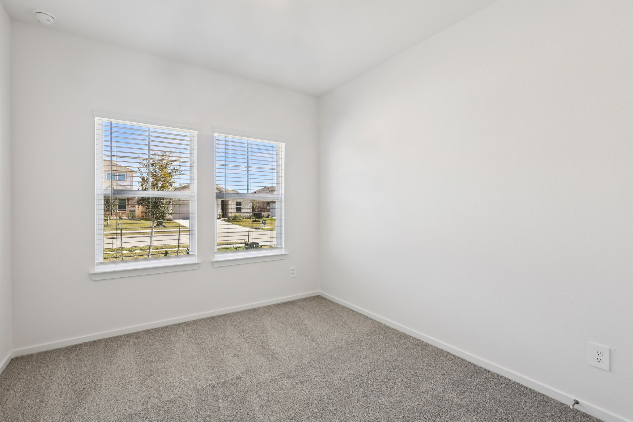 14048 Granger Pointe Lane Property Photo 9