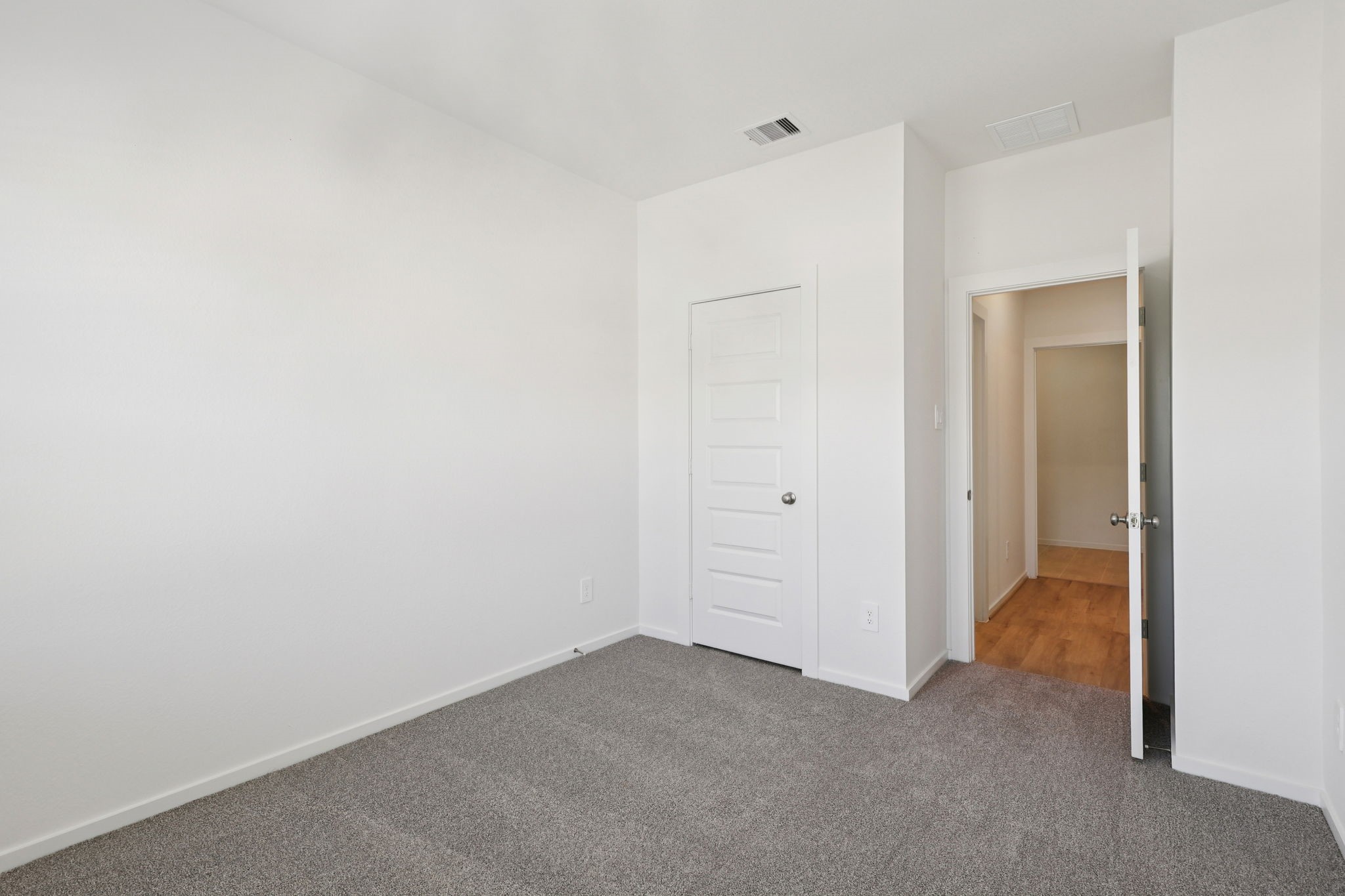 14048 Granger Pointe Lane Property Photo 10