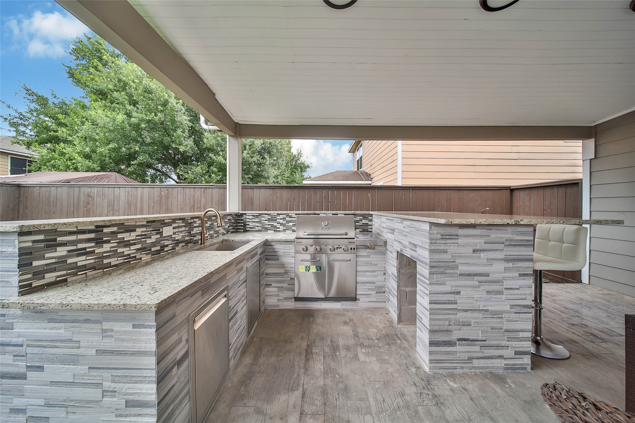711 Remwick Dr Property Photo 9