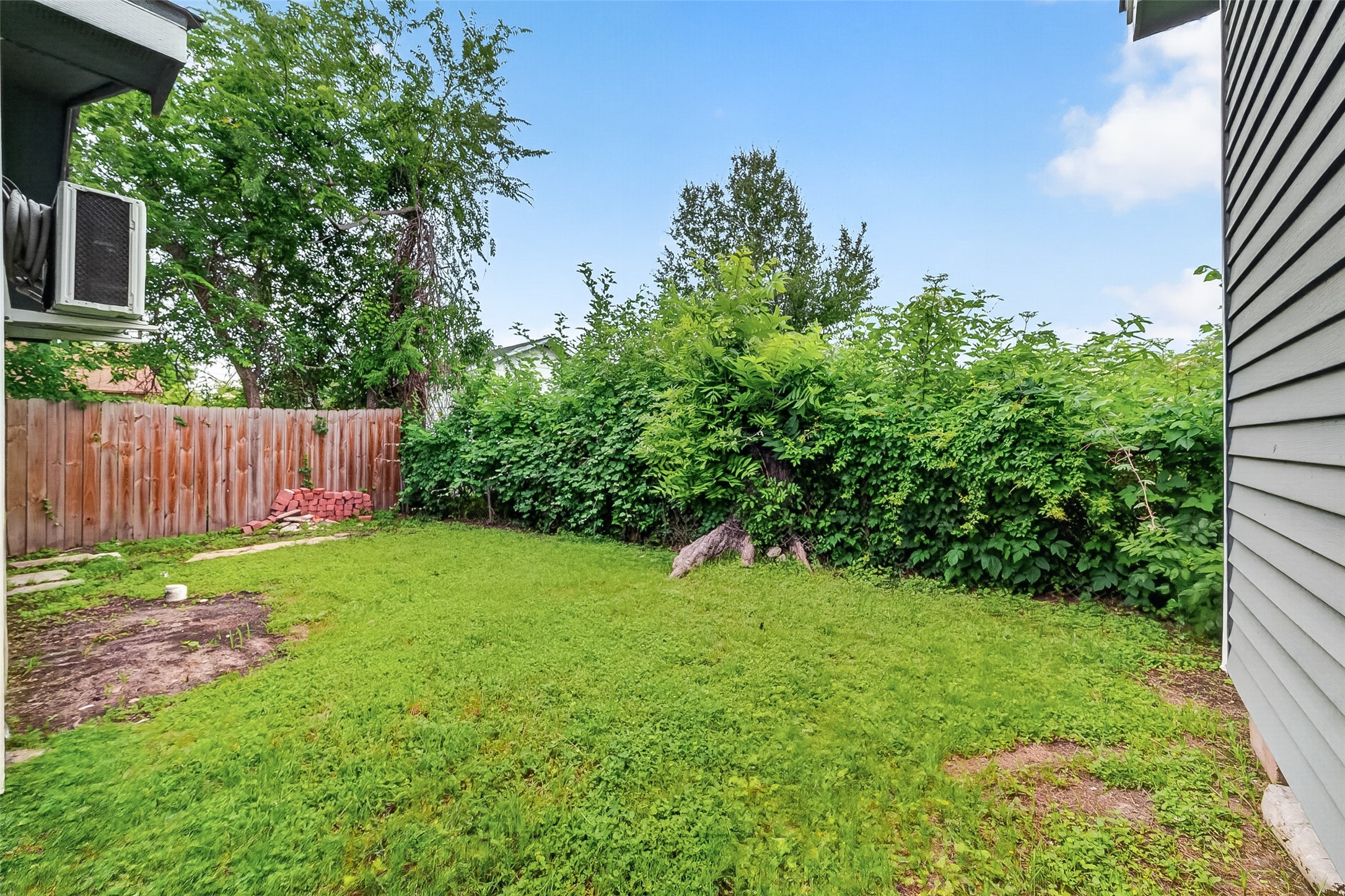 6715 Victoria Street B Property Photo 6
