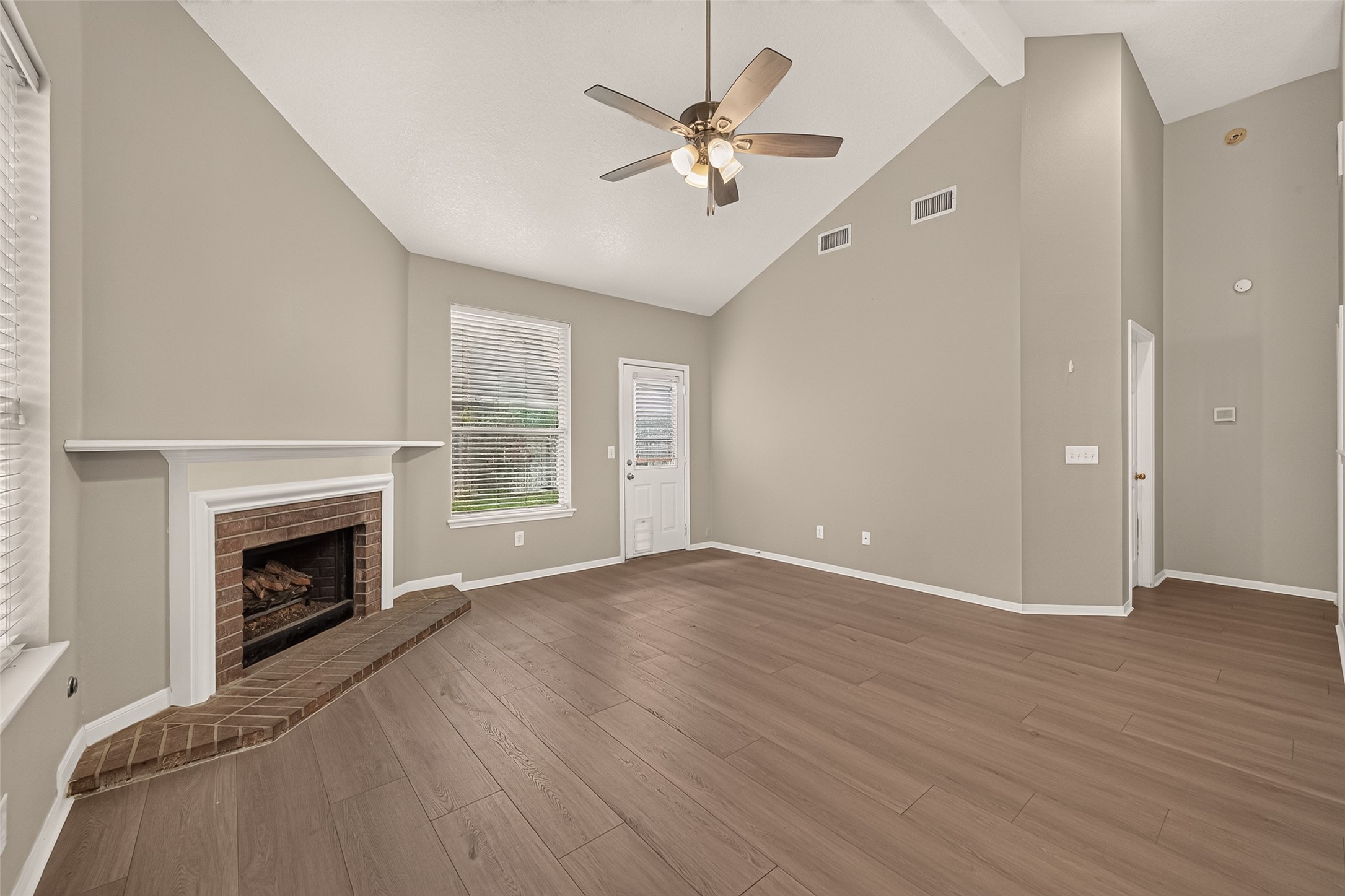 2907 Eagle Point Trail Drive Property Photo 4
