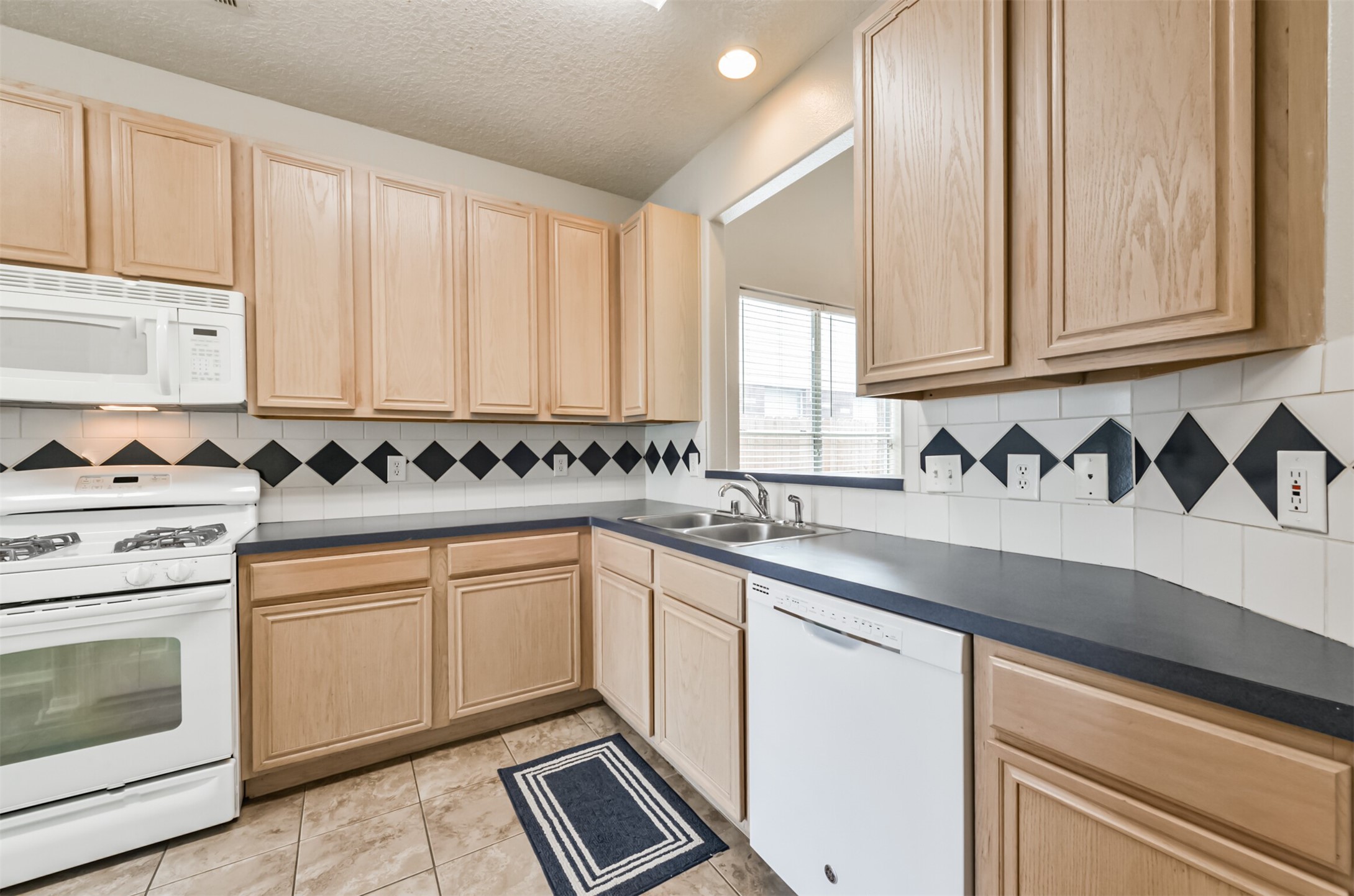 2907 Eagle Point Trail Drive Property Photo 5