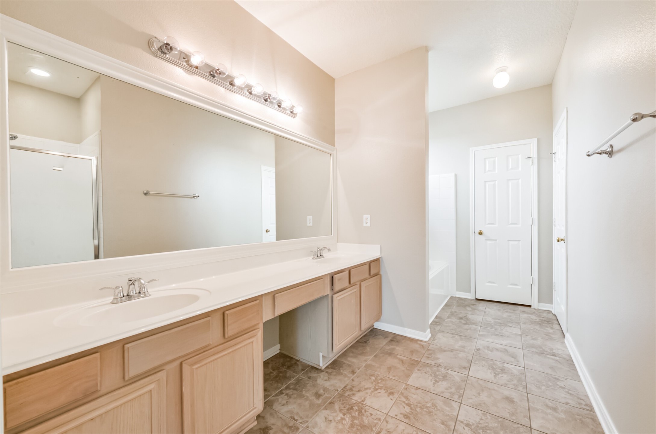 2907 Eagle Point Trail Drive Property Photo 12