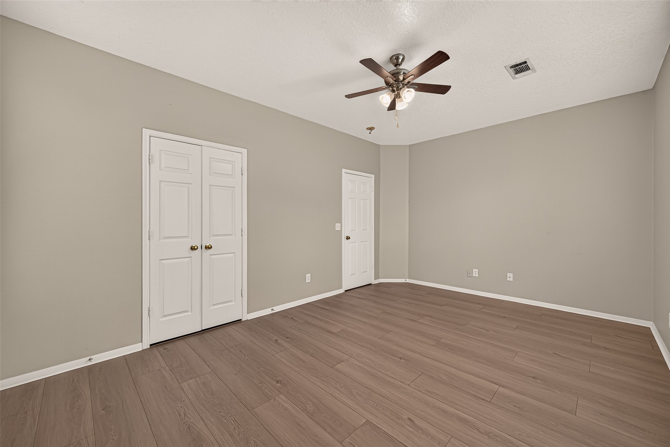 2907 Eagle Point Trail Drive Property Photo 12