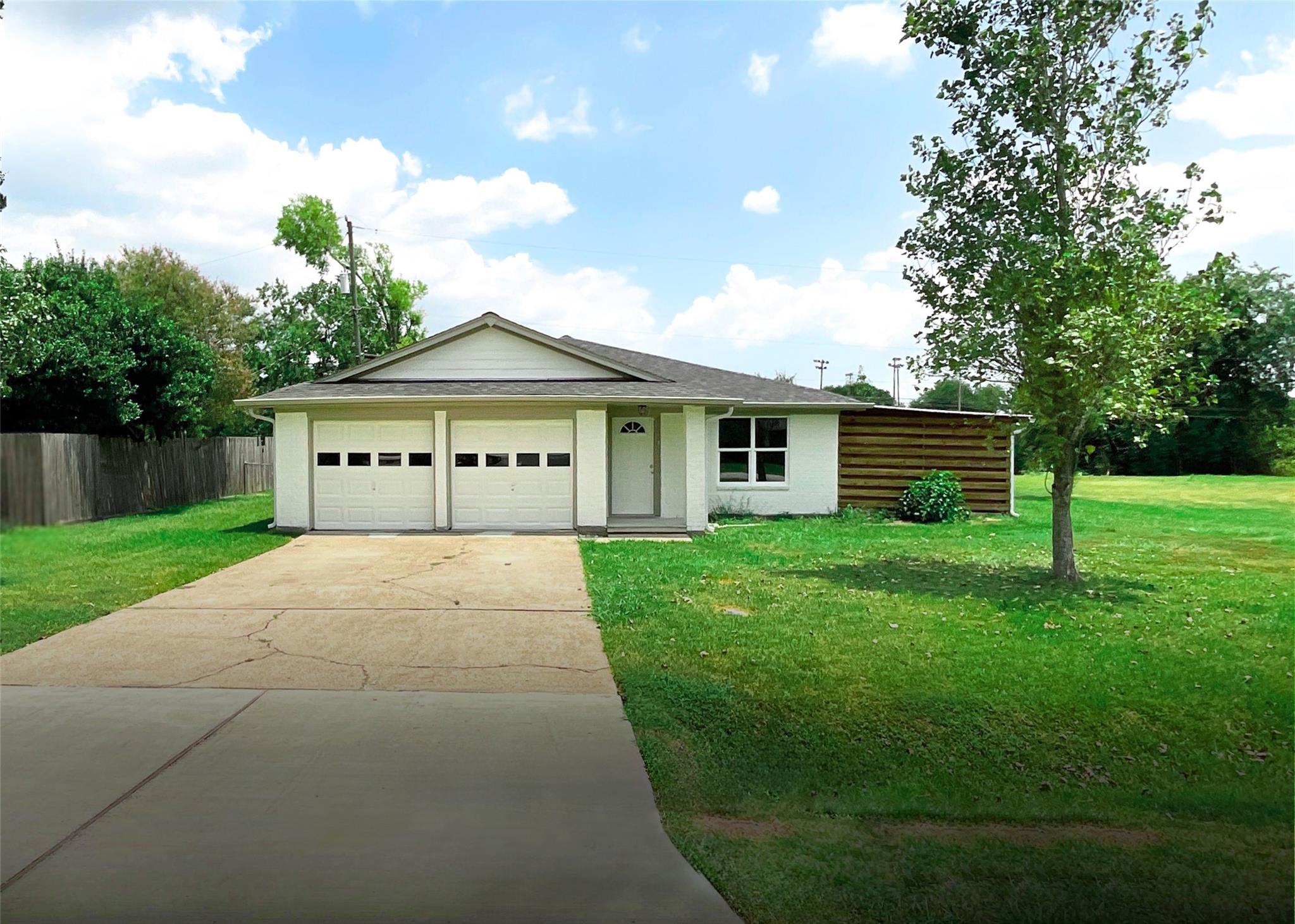 522 Irene Drive, Highlands Tx 77562 Property Photo 1