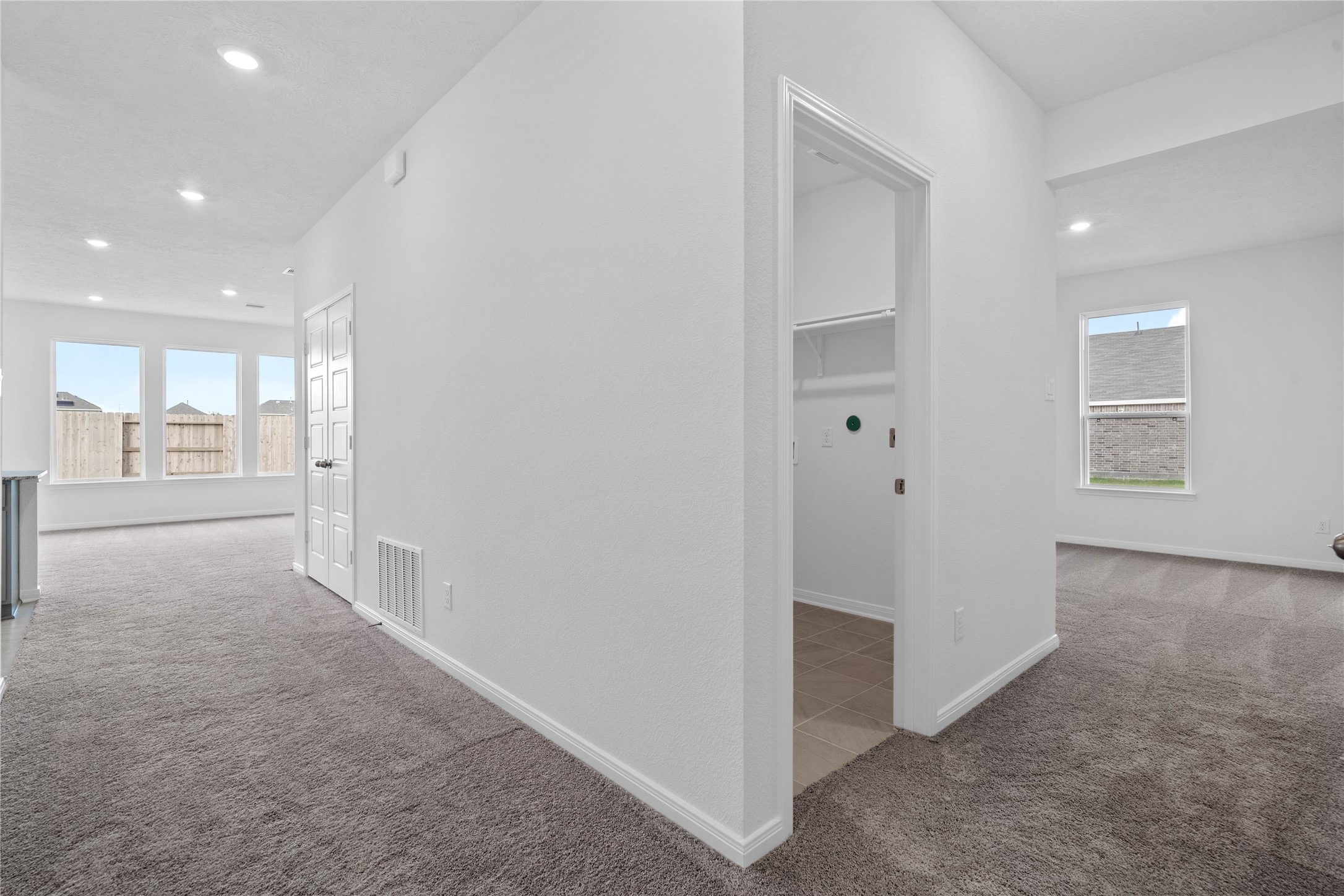 25414 Saguaro Ridge Drive Property Photo 8