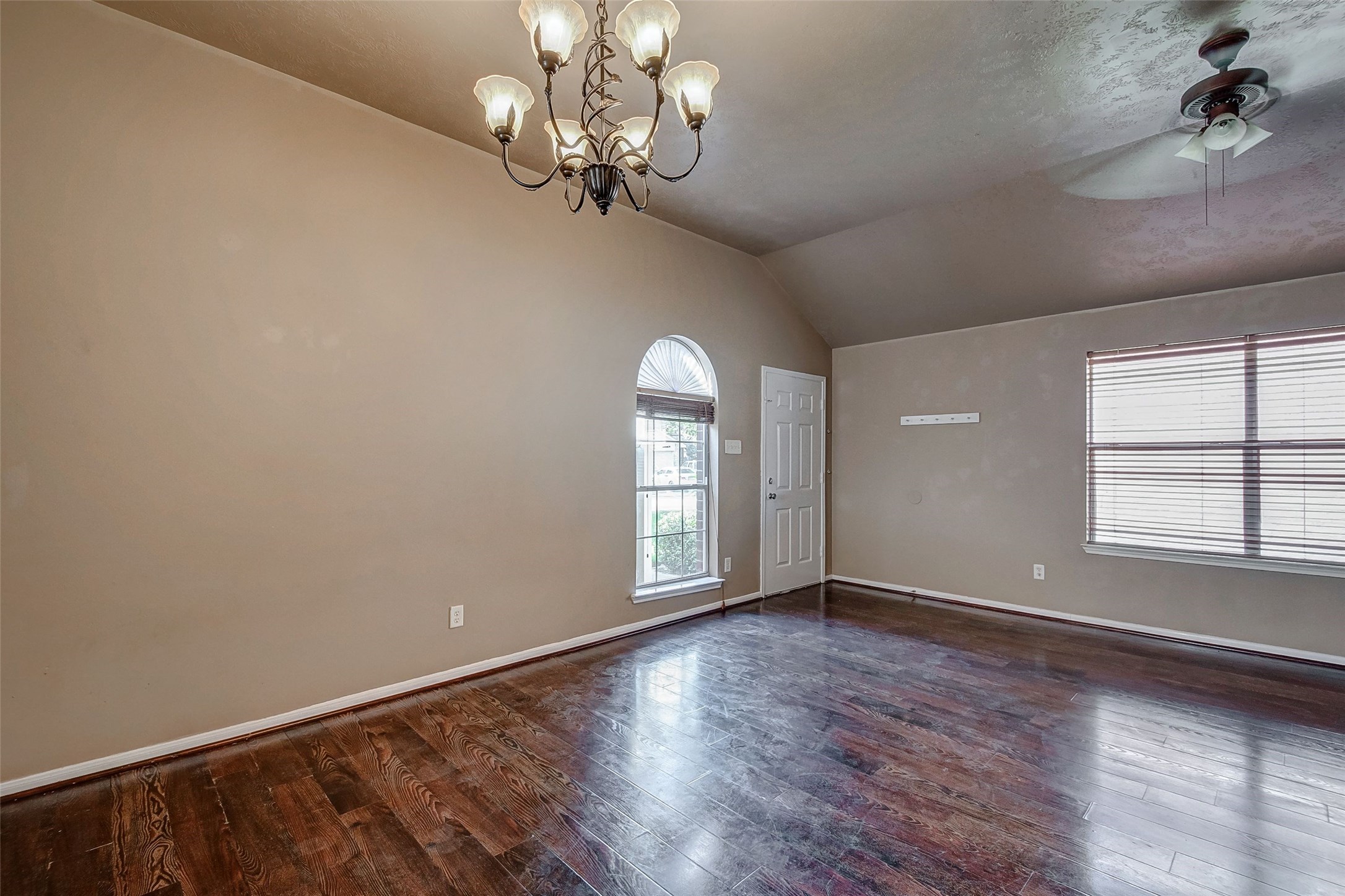 3906 Portman Glen Lane Property Photo 8