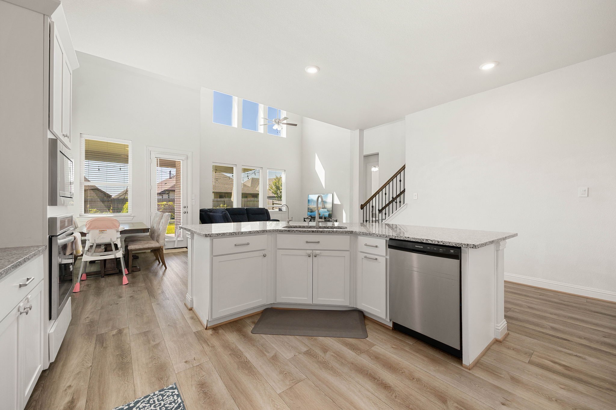 419 Amistad Court Property Photo 8