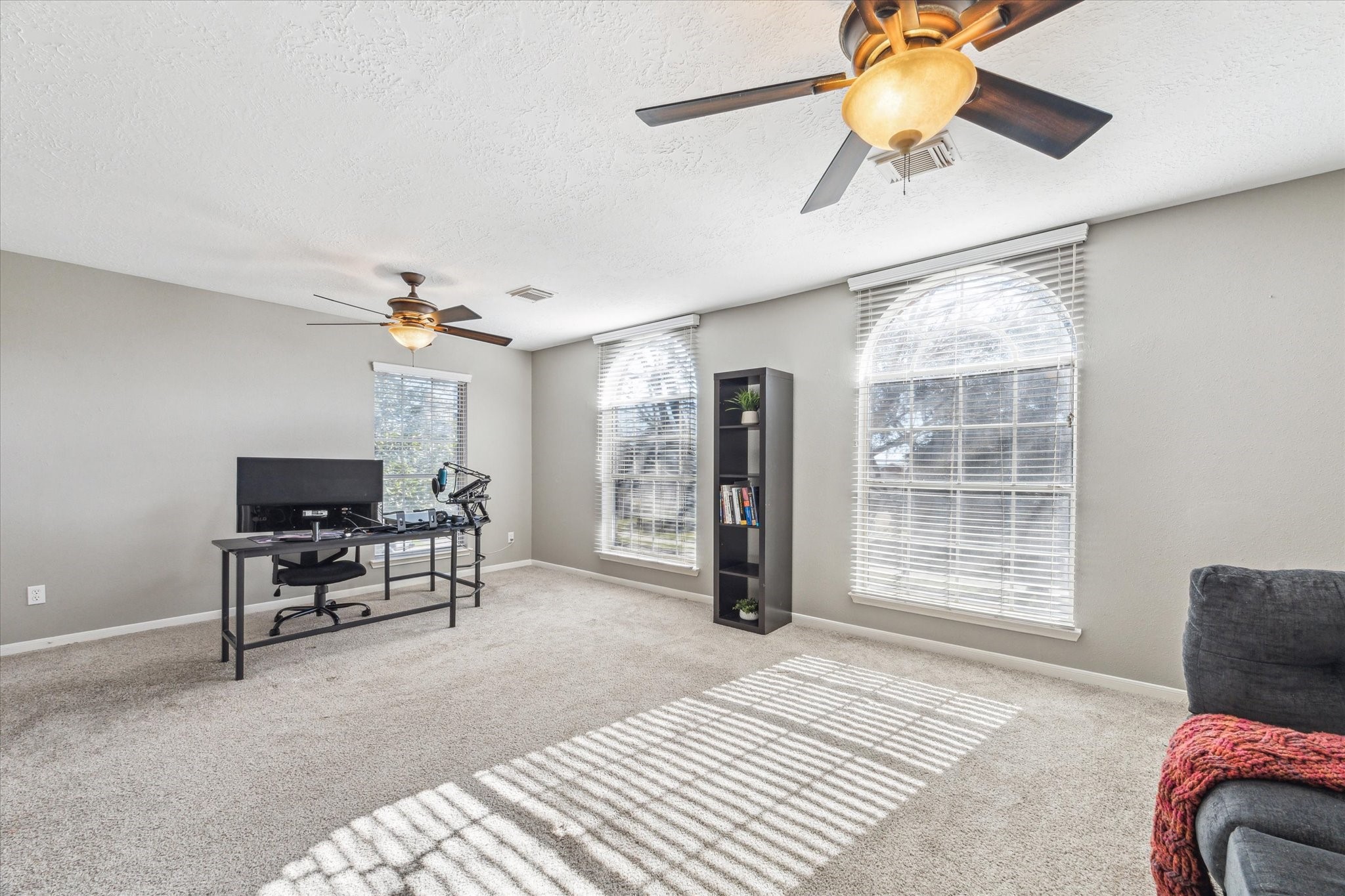 1037 Glenview Drive Property Photo 21