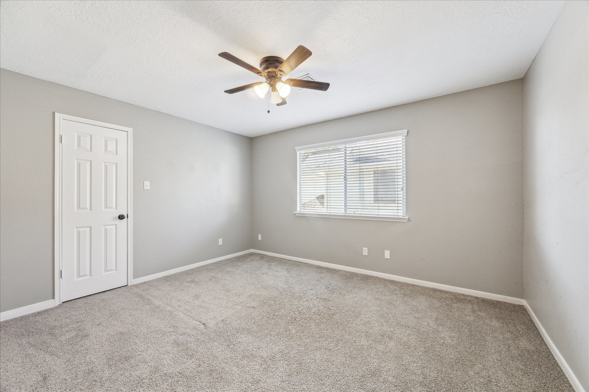 1037 Glenview Drive Property Photo 22