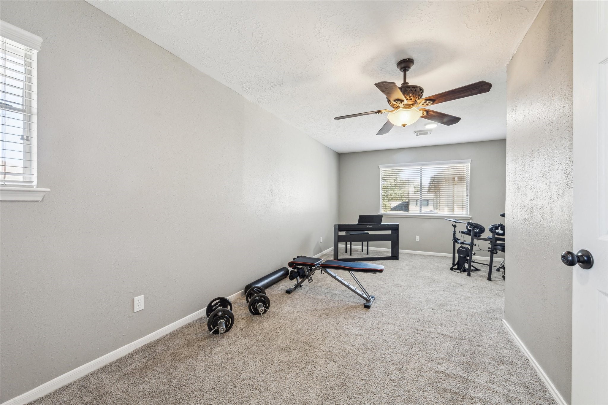 1037 Glenview Drive Property Photo 25