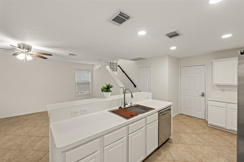 222 Blushwood Place Property Photo 4