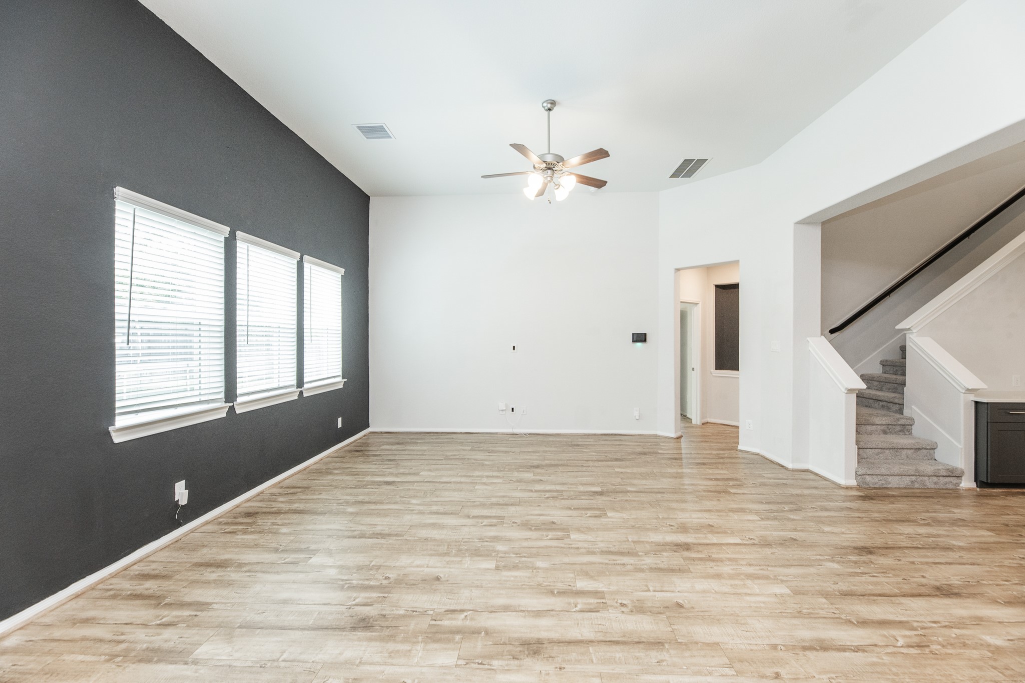 5943 Pearland Place Property Photo 9