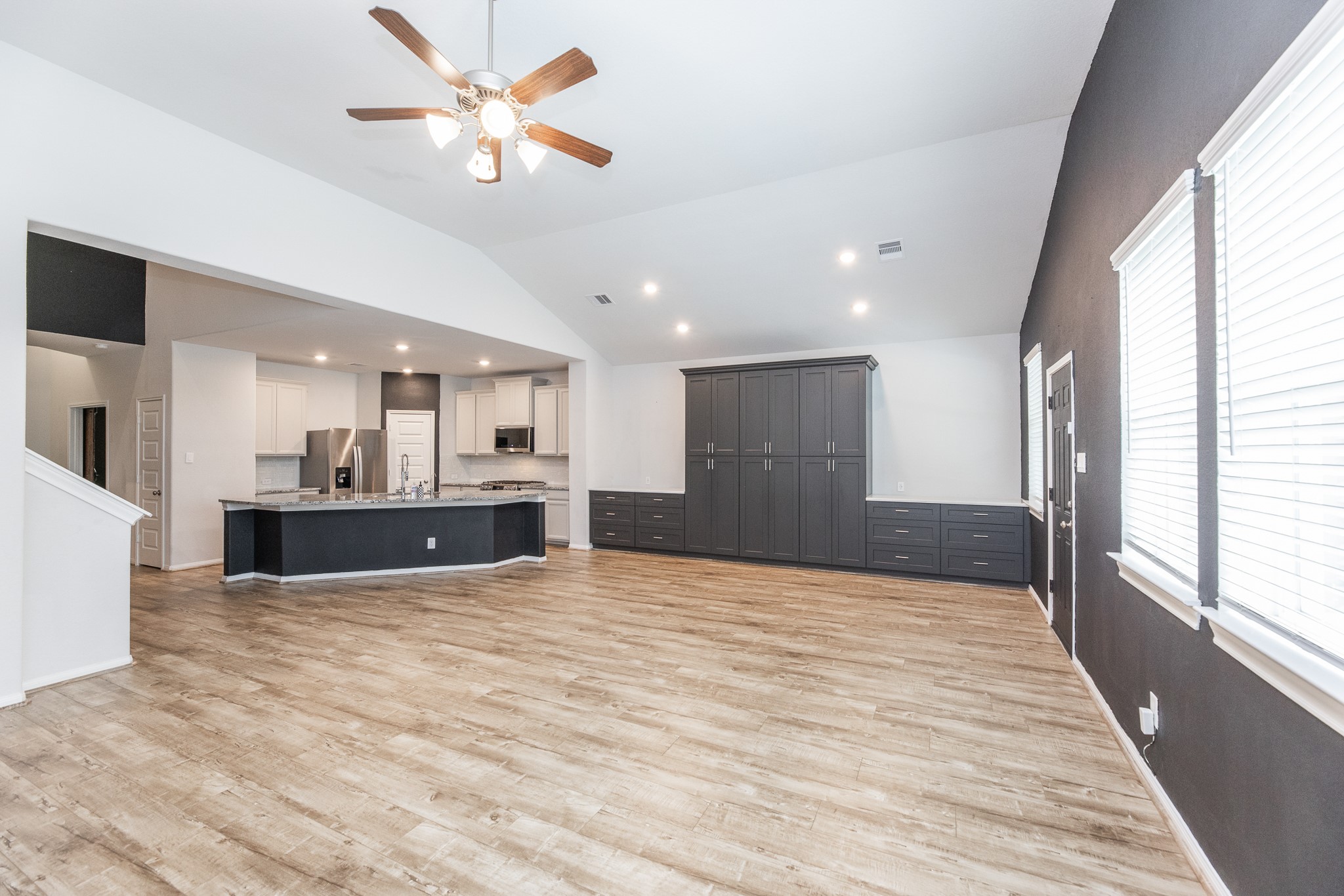 5943 Pearland Place Property Photo 12