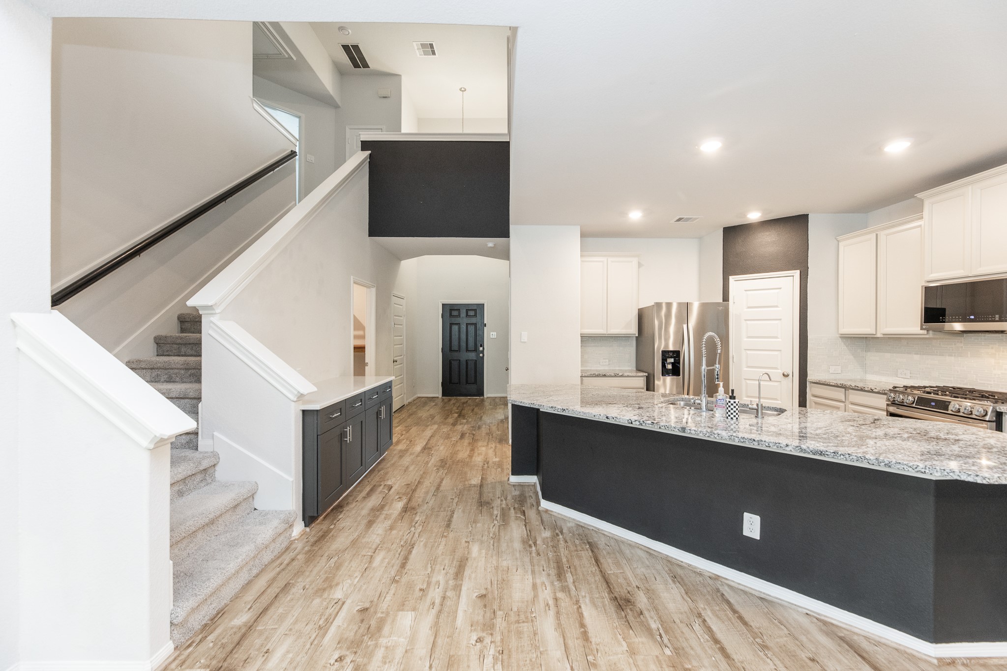5943 Pearland Place Property Photo 15