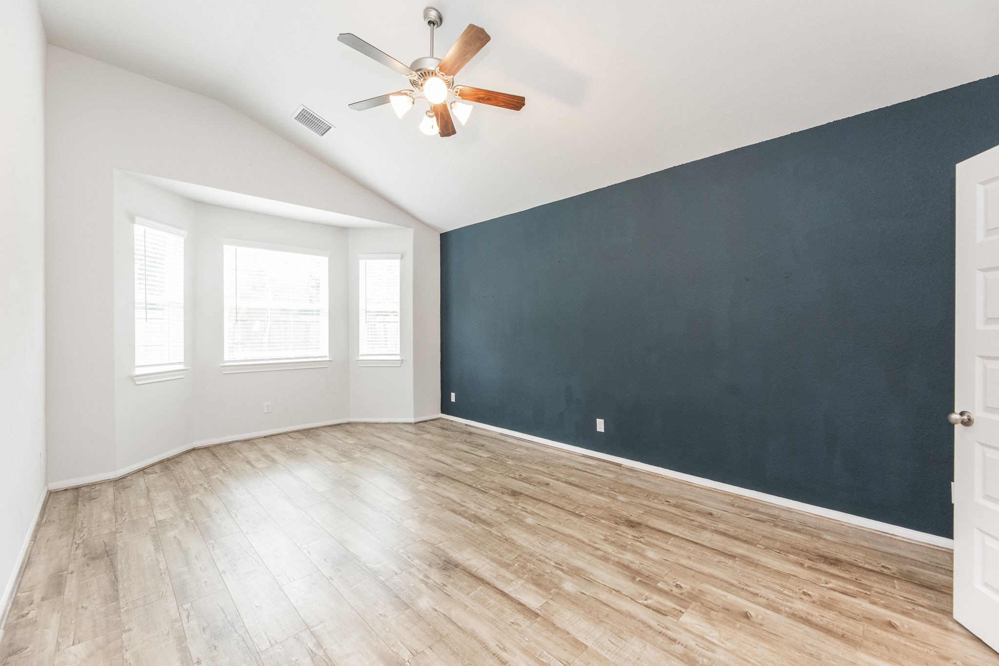 5943 Pearland Place Property Photo 18