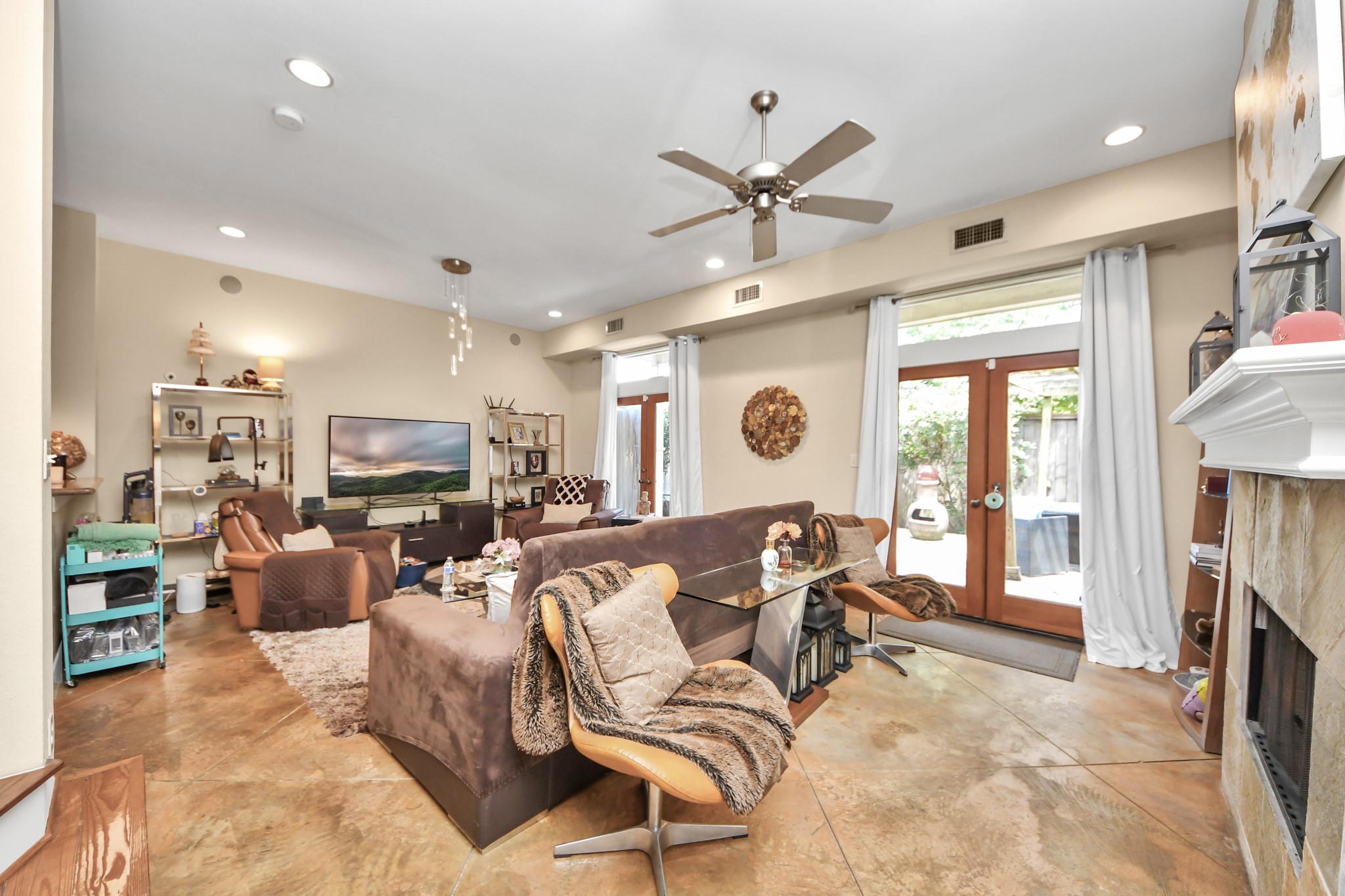 1810 Nicholson Street Property Photo 8