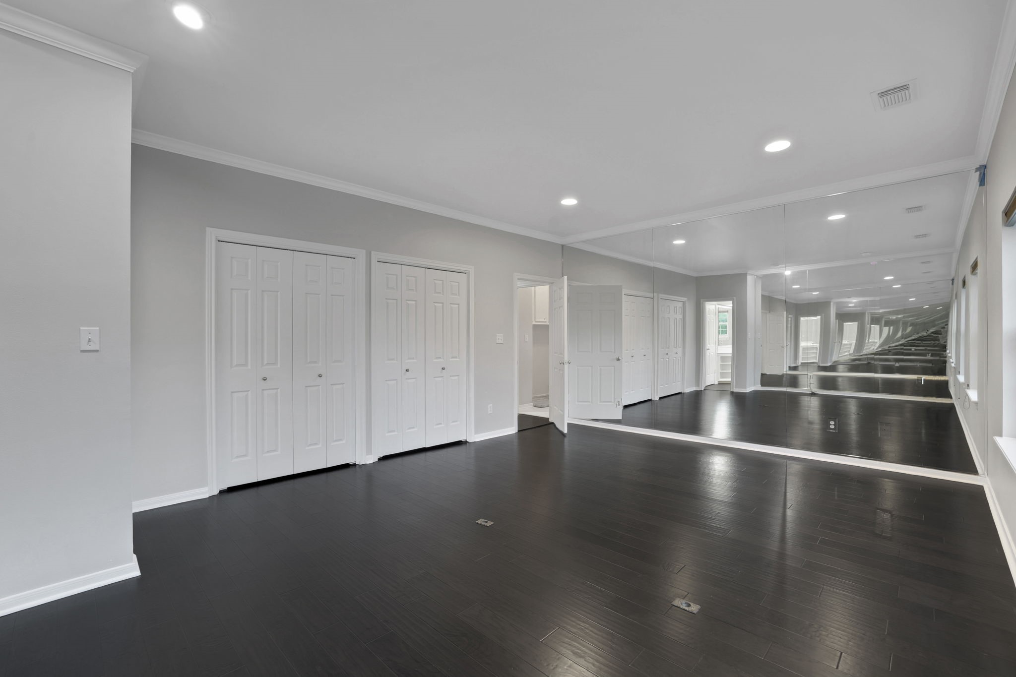 4616 Spruce Street Property Photo 29