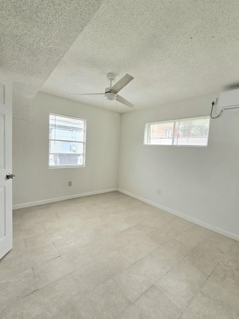 3833 Mount Pleasant St Property Photo 7