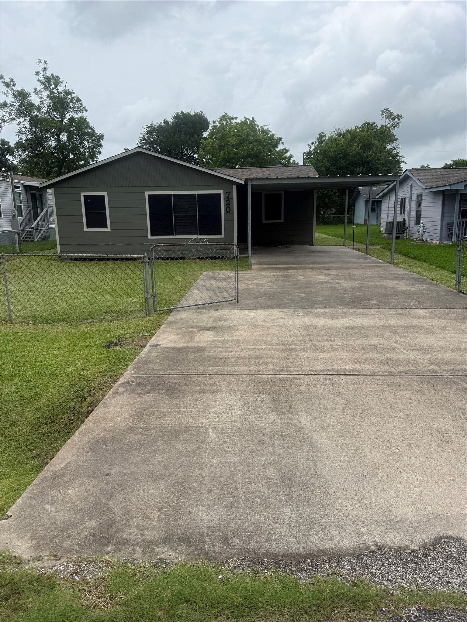 720 Austin Street Property Photo 1